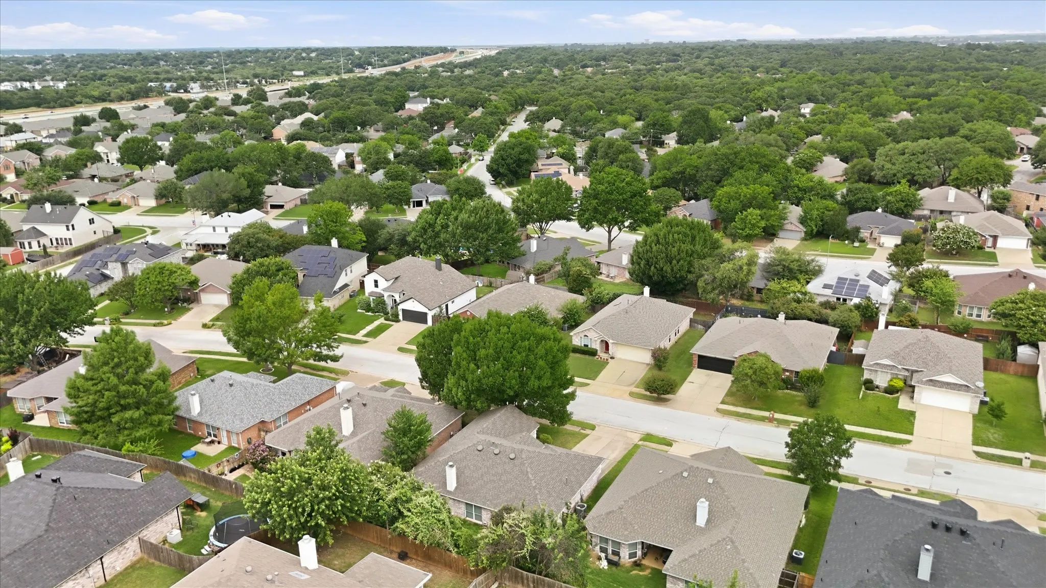 Single Family Residence For Sale in Tarrant County , 5002 Bayberry Drive, Arlington, Texas 76017, 3 Bedroom, 2 Bathroom, 2 Garage spaces, 1,775 Sqft, built in 2002, mls#21303978, Real Estate Agent in Arlington, Homes For Sale in Tarrant county, Homes For Sale in Arlington, Realtor in Arlington Texas, Real Estate Brokerage Independent Realty Texas, Luminita Cordes Realtor