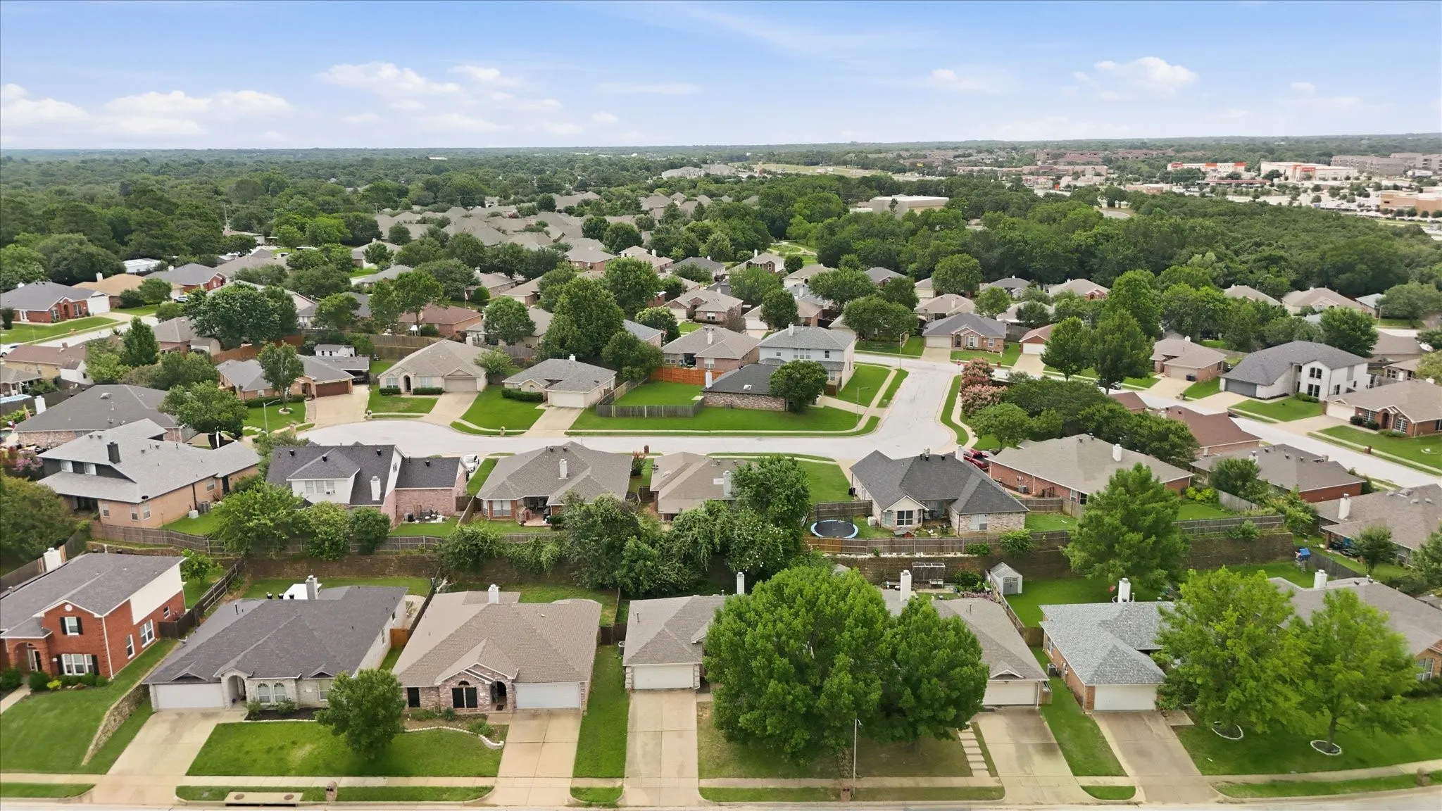 Single Family Residence For Sale in Tarrant County , 5002 Bayberry Drive, Arlington, Texas 76017, 3 Bedroom, 2 Bathroom, 2 Garage spaces, 1,775 Sqft, built in 2002, mls#21303978, Real Estate Agent in Arlington, Homes For Sale in Tarrant county, Homes For Sale in Arlington, Realtor in Arlington Texas, Real Estate Brokerage Independent Realty Texas, Luminita Cordes Realtor