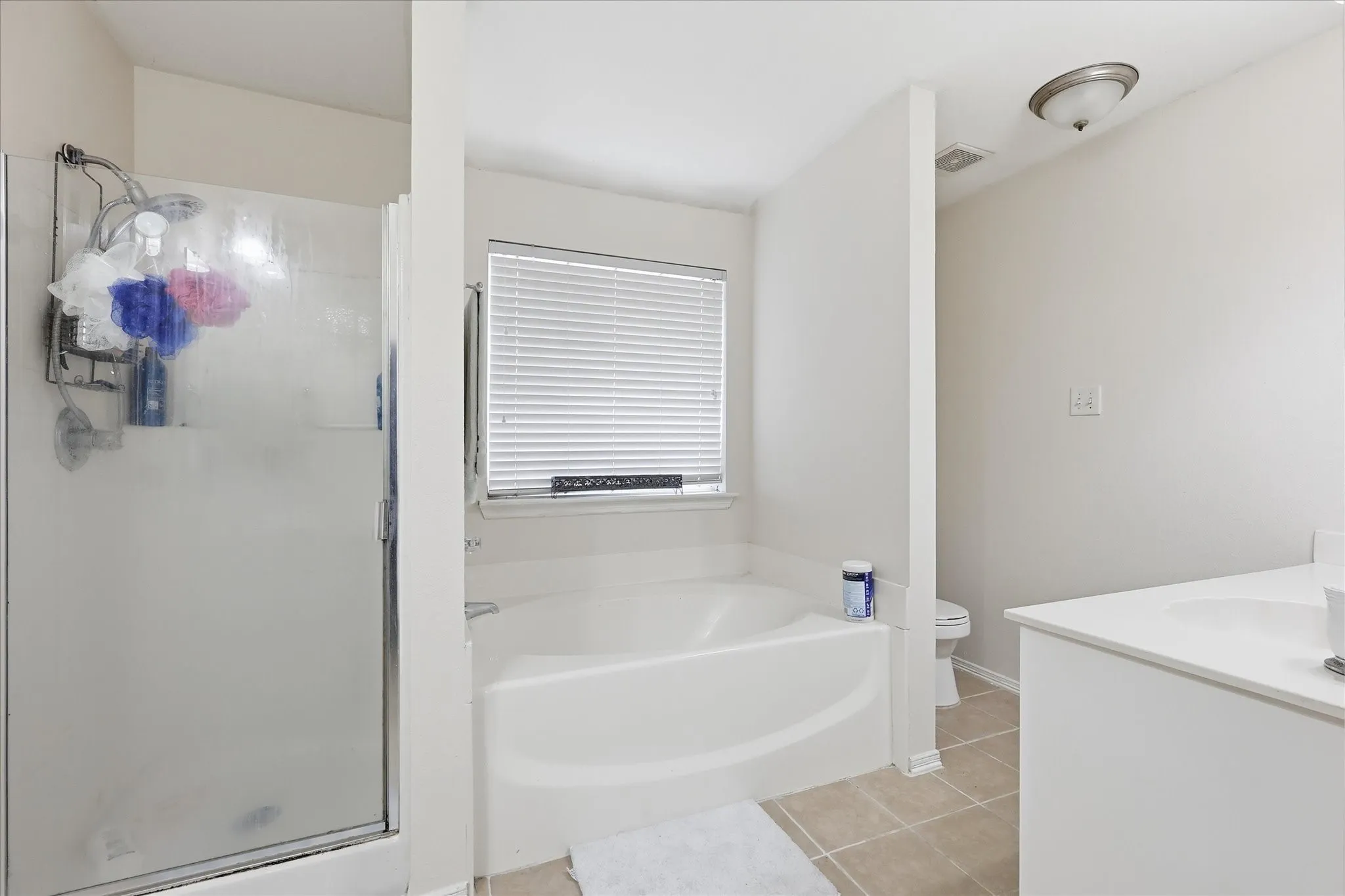 Single Family Residence For Sale in Tarrant County , 5002 Bayberry Drive, Arlington, Texas 76017, 3 Bedroom, 2 Bathroom, 2 Garage spaces, 1,775 Sqft, built in 2002, mls#21303978, Real Estate Agent in Arlington, Homes For Sale in Tarrant county, Homes For Sale in Arlington, Realtor in Arlington Texas, Real Estate Brokerage Independent Realty Texas, Luminita Cordes Realtor