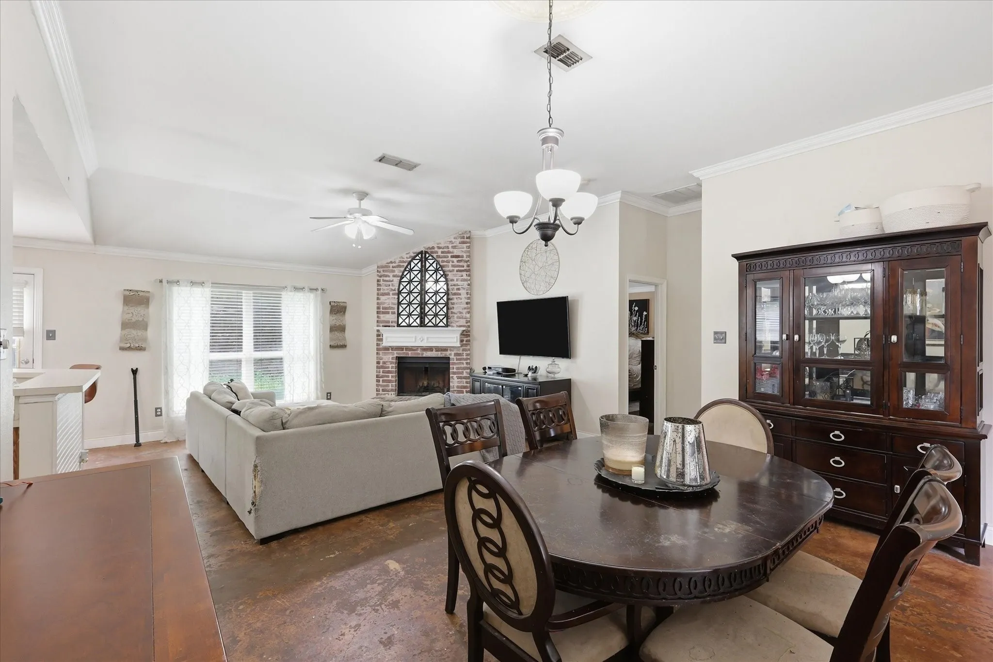 Single Family Residence For Sale in Tarrant County , 5002 Bayberry Drive, Arlington, Texas 76017, 3 Bedroom, 2 Bathroom, 2 Garage spaces, 1,775 Sqft, built in 2002, mls#21303978, Real Estate Agent in Arlington, Homes For Sale in Tarrant county, Homes For Sale in Arlington, Realtor in Arlington Texas, Real Estate Brokerage Independent Realty Texas, Luminita Cordes Realtor