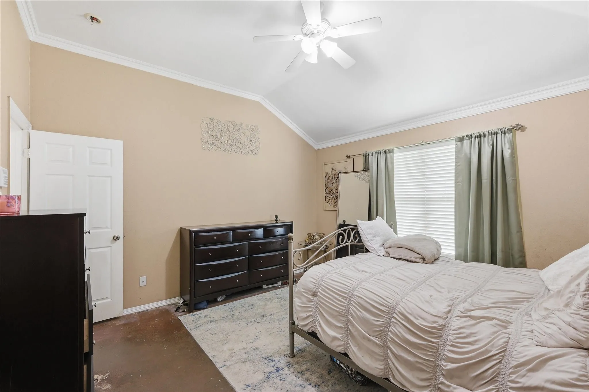 Single Family Residence For Sale in Tarrant County , 5002 Bayberry Drive, Arlington, Texas 76017, 3 Bedroom, 2 Bathroom, 2 Garage spaces, 1,775 Sqft, built in 2002, mls#21303978, Real Estate Agent in Arlington, Homes For Sale in Tarrant county, Homes For Sale in Arlington, Realtor in Arlington Texas, Real Estate Brokerage Independent Realty Texas, Luminita Cordes Realtor