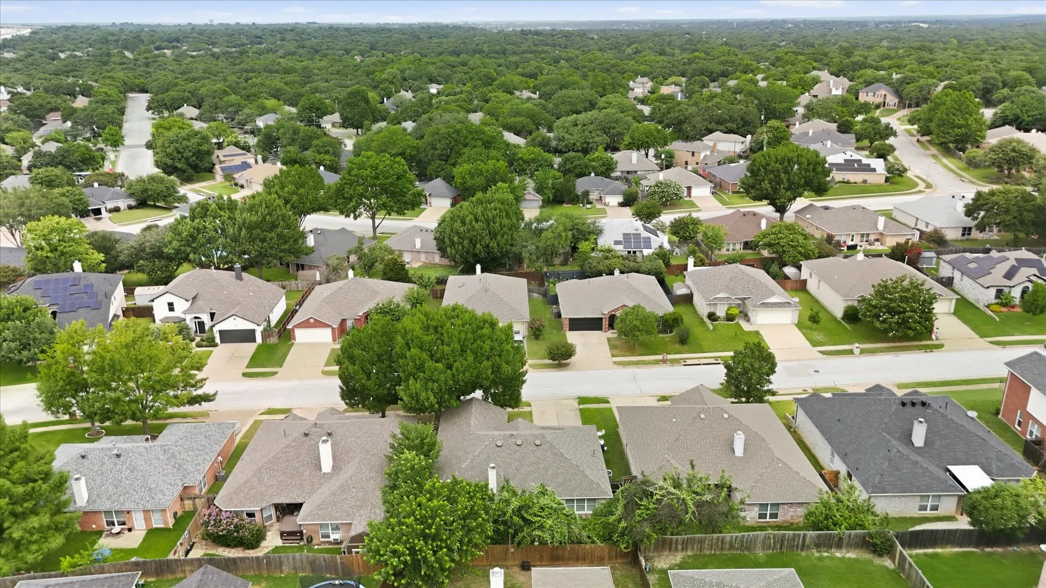 Single Family Residence For Sale in Tarrant County , 5002 Bayberry Drive, Arlington, Texas 76017, 3 Bedroom, 2 Bathroom, 2 Garage spaces, 1,775 Sqft, built in 2002, mls#21303978, Real Estate Agent in Arlington, Homes For Sale in Tarrant county, Homes For Sale in Arlington, Realtor in Arlington Texas, Real Estate Brokerage Independent Realty Texas, Luminita Cordes Realtor