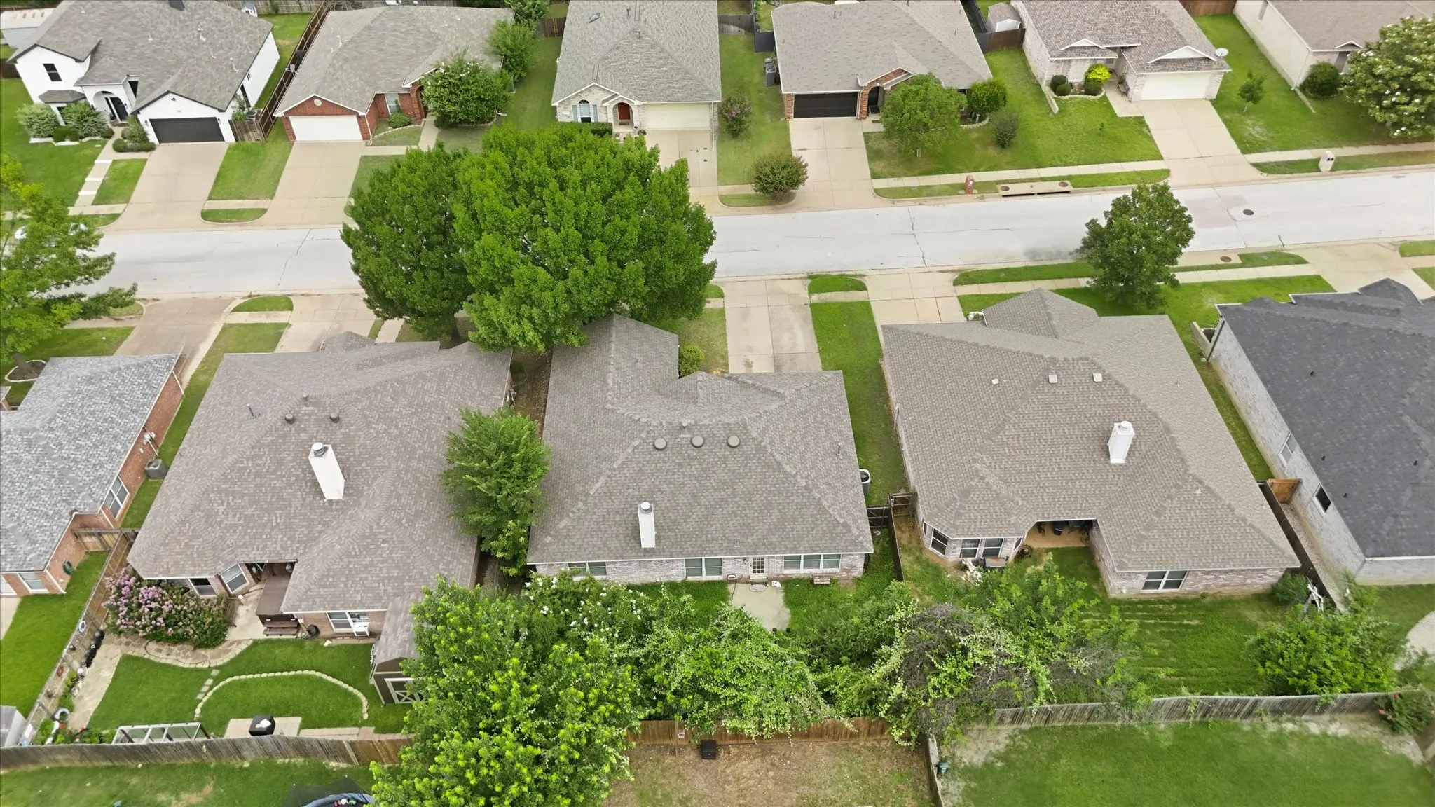 Single Family Residence For Sale in Tarrant County , 5002 Bayberry Drive, Arlington, Texas 76017, 3 Bedroom, 2 Bathroom, 2 Garage spaces, 1,775 Sqft, built in 2002, mls#21303978, Real Estate Agent in Arlington, Homes For Sale in Tarrant county, Homes For Sale in Arlington, Realtor in Arlington Texas, Real Estate Brokerage Independent Realty Texas, Luminita Cordes Realtor