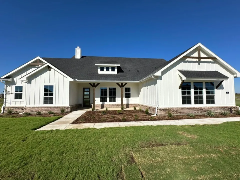 Single Family Residence For Sale in Cooke County , 147 Sunny Side Road, Valley View, Texas 76272, 4 Bedroom, 2 Bathroom, 3 Garage spaces, 2,483 Sqft, built in 2026, mls#21311071, Real Estate Agent in Valley View, Homes For Sale in Cooke county, Homes For Sale in Valley View, Realtor in Valley View Texas, Real Estate Brokerage Independent Realty Texas, Luminita Cordes Realtor