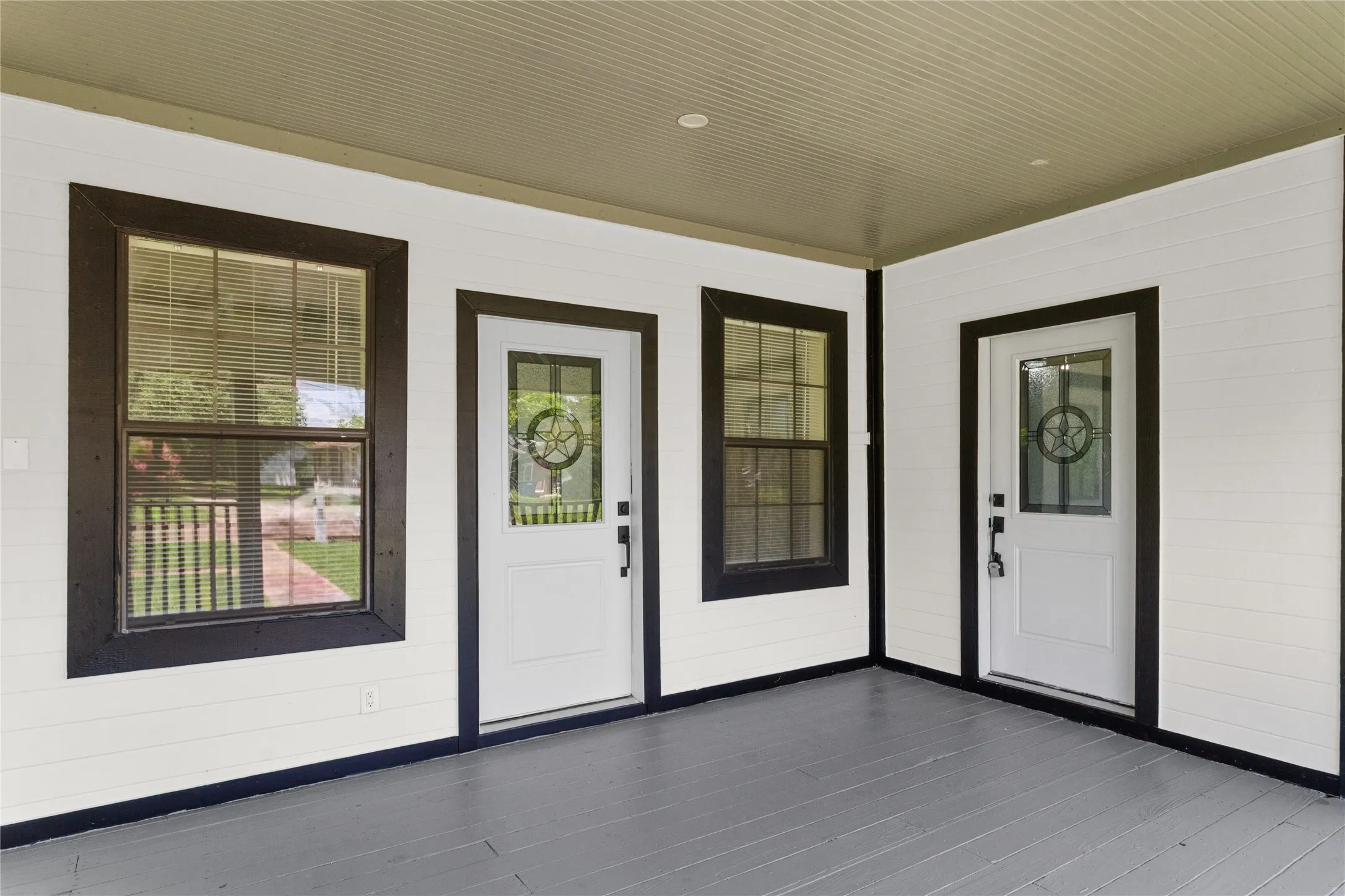 Single Family Residence For Sale in Limestone County , 812 E Sumpter, Mexia, Texas 76667, 4 Bedroom, 2 Bathroom, Garage spaces, 1,956 Sqft, built in 1926, mls#21309579, Real Estate Agent in Mexia, Homes For Sale in Limestone county, Homes For Sale in Mexia, Realtor in Mexia Texas, Real Estate Brokerage Independent Realty Texas, Luminita Cordes Realtor