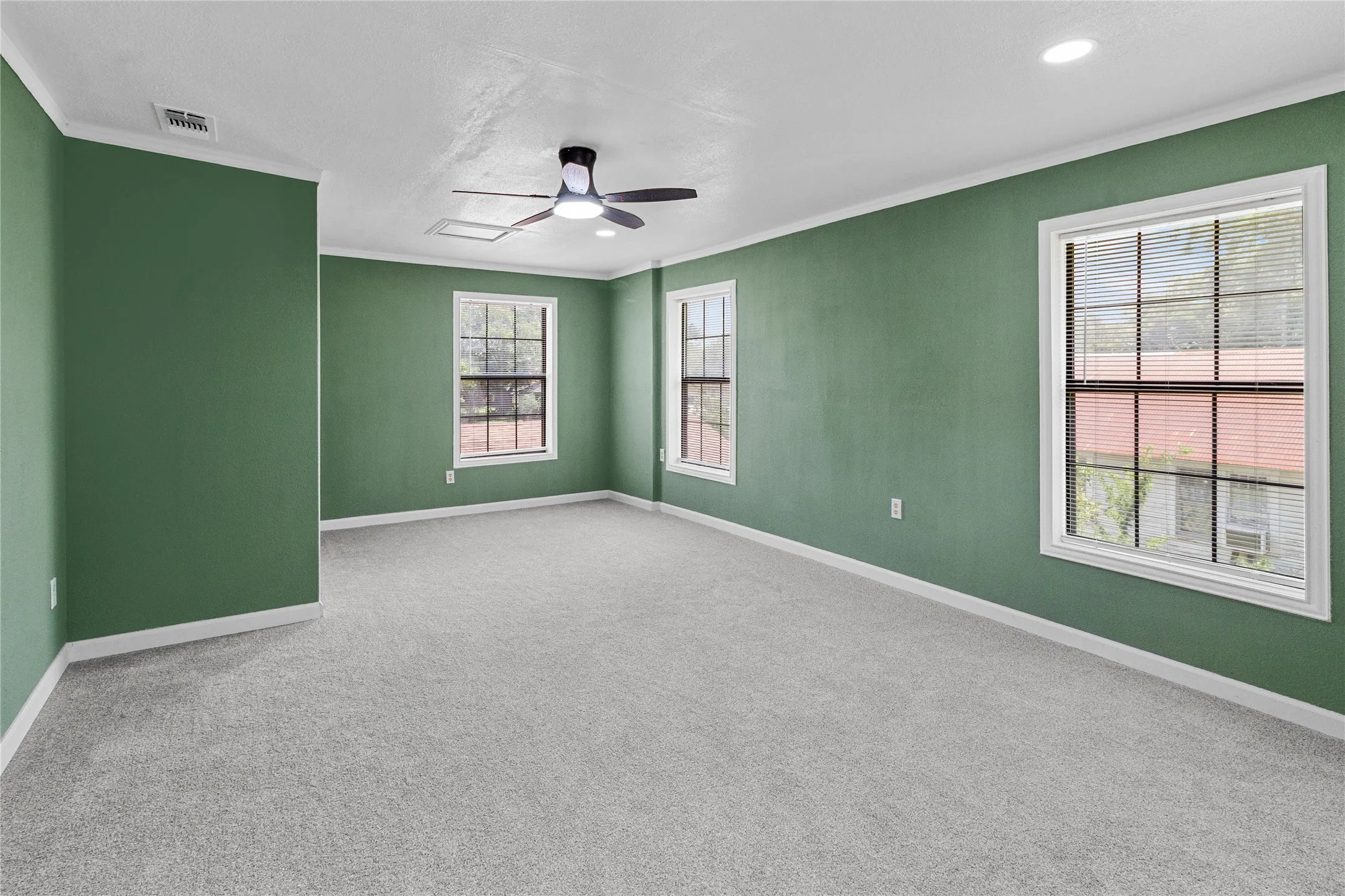 Single Family Residence For Sale in Limestone County , 812 E Sumpter, Mexia, Texas 76667, 4 Bedroom, 2 Bathroom, Garage spaces, 1,956 Sqft, built in 1926, mls#21309579, Real Estate Agent in Mexia, Homes For Sale in Limestone county, Homes For Sale in Mexia, Realtor in Mexia Texas, Real Estate Brokerage Independent Realty Texas, Luminita Cordes Realtor