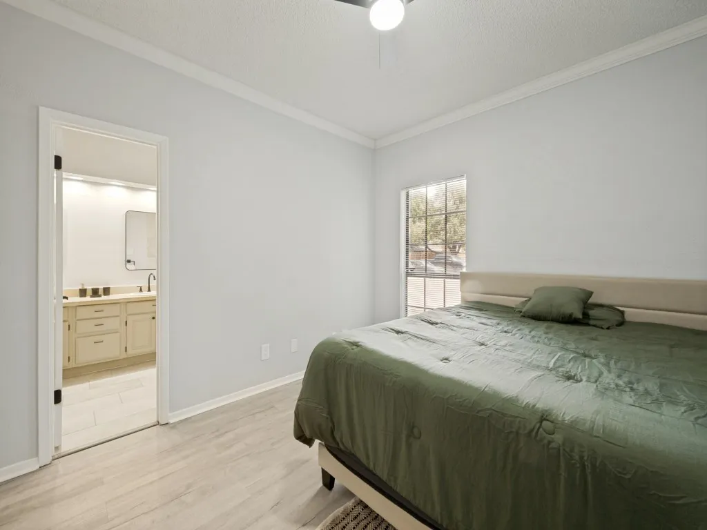 Condominium For Sale in Tarrant County , 1200 Riverchase Lane 125, Arlington, Texas 76011, 2 Bedroom, 2 Bathroom, 1 Garage spaces, 939 Sqft, built in 1983, mls#21312568, Real Estate Agent in Arlington, Homes For Sale in Tarrant county, Homes For Sale in Arlington, Realtor in Arlington Texas, Real Estate Brokerage Independent Realty Texas, Luminita Cordes Realtor