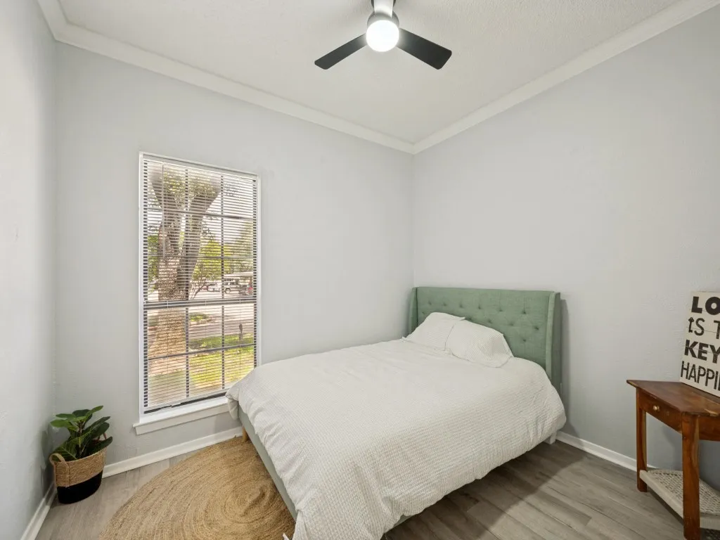 Condominium For Sale in Tarrant County , 1200 Riverchase Lane 125, Arlington, Texas 76011, 2 Bedroom, 2 Bathroom, 1 Garage spaces, 939 Sqft, built in 1983, mls#21312568, Real Estate Agent in Arlington, Homes For Sale in Tarrant county, Homes For Sale in Arlington, Realtor in Arlington Texas, Real Estate Brokerage Independent Realty Texas, Luminita Cordes Realtor