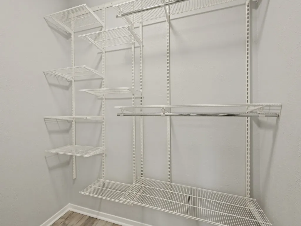 Condominium For Sale in Tarrant County , 1200 Riverchase Lane 125, Arlington, Texas 76011, 2 Bedroom, 2 Bathroom, 1 Garage spaces, 939 Sqft, built in 1983, mls#21312568, Real Estate Agent in Arlington, Homes For Sale in Tarrant county, Homes For Sale in Arlington, Realtor in Arlington Texas, Real Estate Brokerage Independent Realty Texas, Luminita Cordes Realtor