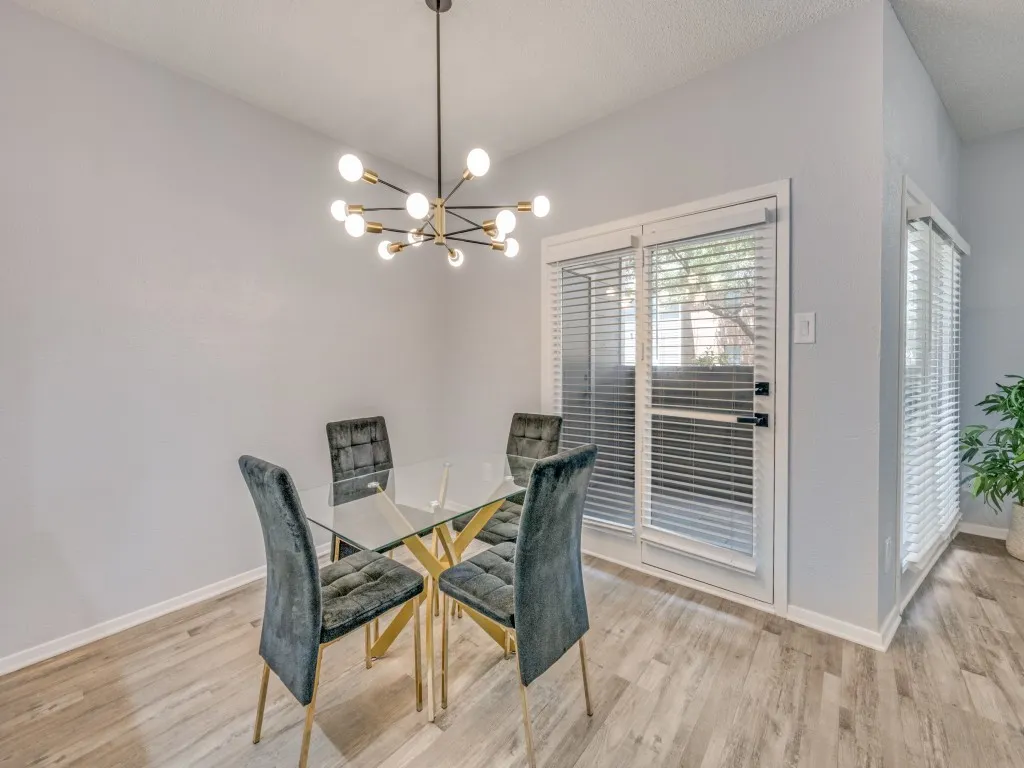 Condominium For Sale in Tarrant County , 1200 Riverchase Lane 125, Arlington, Texas 76011, 2 Bedroom, 2 Bathroom, 1 Garage spaces, 939 Sqft, built in 1983, mls#21312568, Real Estate Agent in Arlington, Homes For Sale in Tarrant county, Homes For Sale in Arlington, Realtor in Arlington Texas, Real Estate Brokerage Independent Realty Texas, Luminita Cordes Realtor