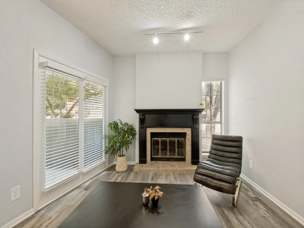 Condominium For Sale in Tarrant County , 1200 Riverchase Lane 125, Arlington, Texas 76011, 2 Bedroom, 2 Bathroom, 1 Garage spaces, 939 Sqft, built in 1983, mls#21312568, Real Estate Agent in Arlington, Homes For Sale in Tarrant county, Homes For Sale in Arlington, Realtor in Arlington Texas, Real Estate Brokerage Independent Realty Texas, Luminita Cordes Realtor