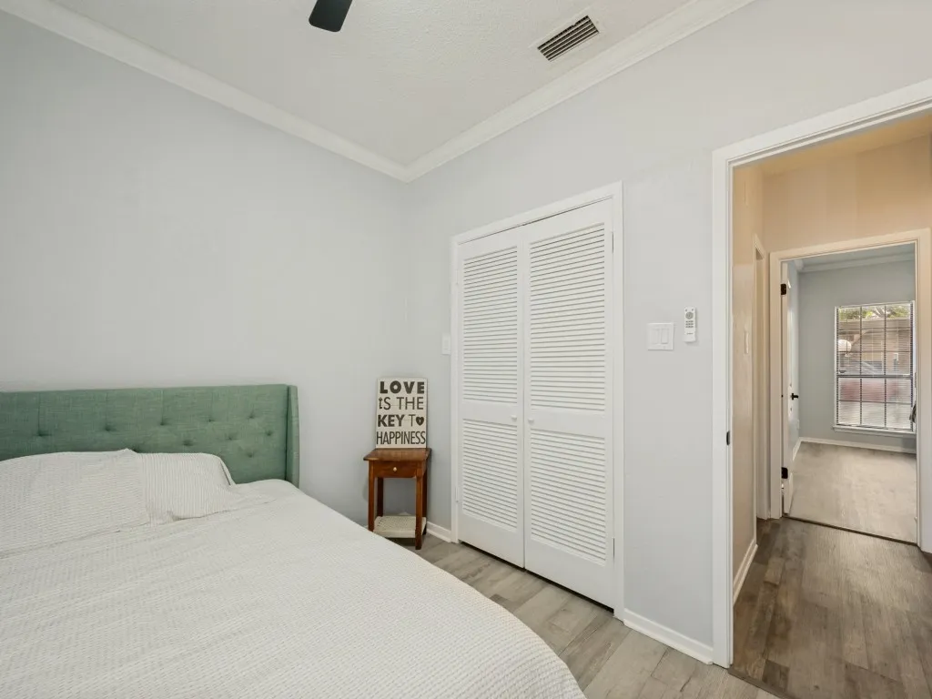 Condominium For Sale in Tarrant County , 1200 Riverchase Lane 125, Arlington, Texas 76011, 2 Bedroom, 2 Bathroom, 1 Garage spaces, 939 Sqft, built in 1983, mls#21312568, Real Estate Agent in Arlington, Homes For Sale in Tarrant county, Homes For Sale in Arlington, Realtor in Arlington Texas, Real Estate Brokerage Independent Realty Texas, Luminita Cordes Realtor