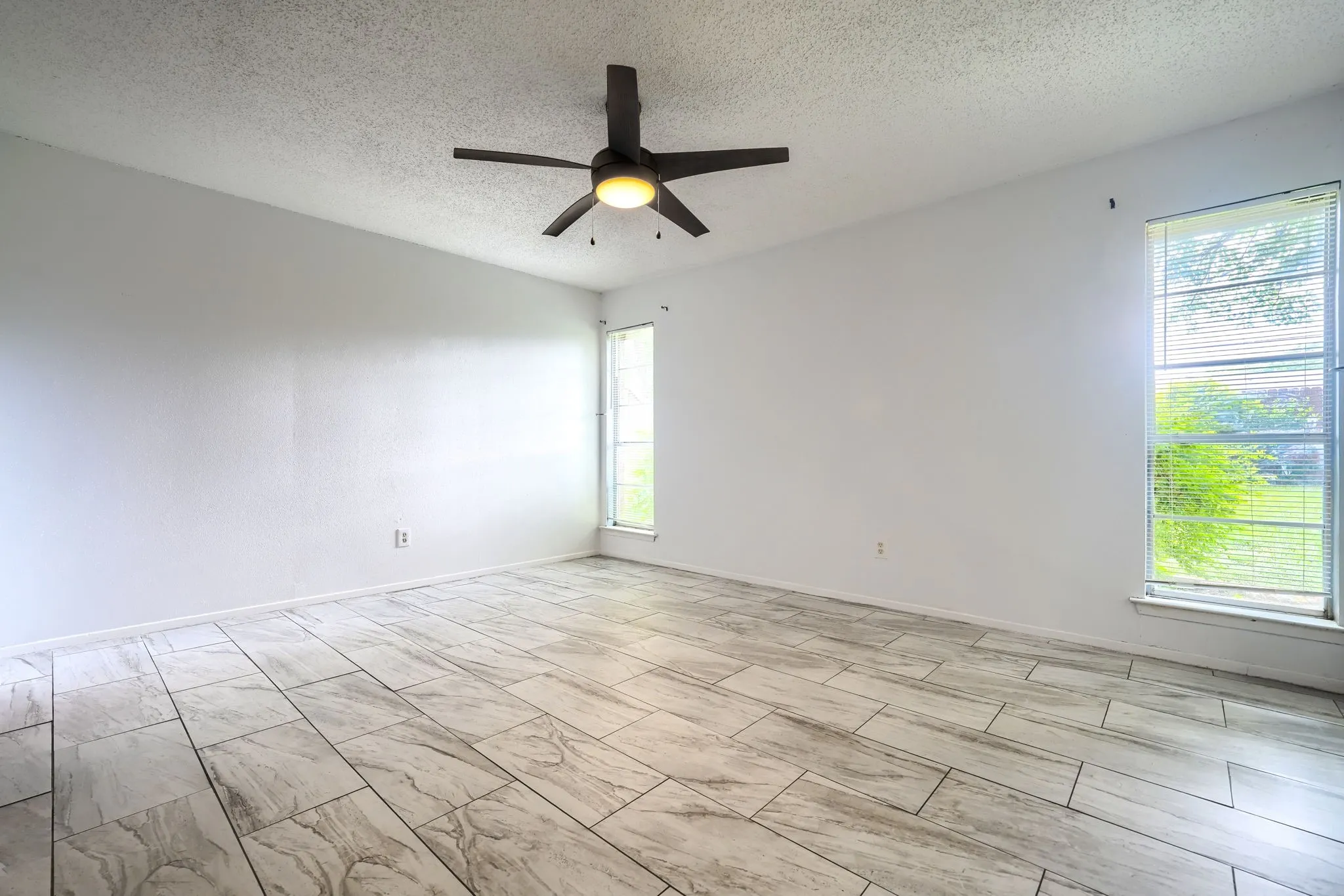 Single Family Residence For Sale in Tarrant County , 821 Prestwick Street, Bedford, Texas 76022, 3 Bedroom, 2 Bathroom, 2 Garage spaces, 1,390 Sqft, built in 1968, mls#21311104, Real Estate Agent in Bedford, Homes For Sale in Tarrant county, Homes For Sale in Bedford, Realtor in Bedford Texas, Real Estate Brokerage Independent Realty Texas, Luminita Cordes Realtor