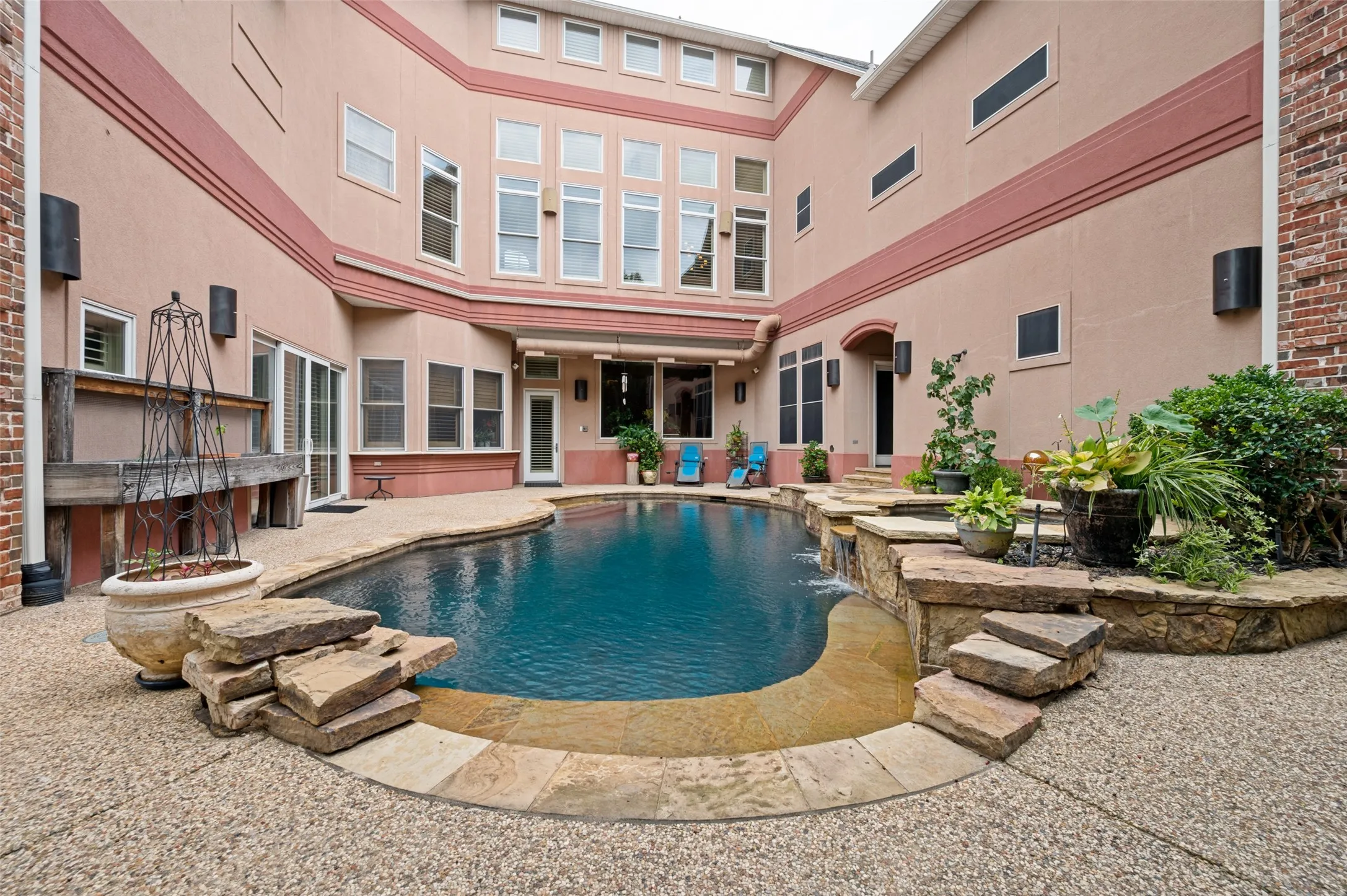 Single Family Residence For Sale in Denton County , 1634 Oak Ridge Drive, Corinth, Texas 76210, 4 Bedroom, 7 Bathroom, 4 Garage spaces, 8,108 Sqft, built in 2003, mls#21312408, Real Estate Agent in Corinth, Homes For Sale in Denton county, Homes For Sale in Corinth, Realtor in Corinth Texas, Real Estate Brokerage Independent Realty Texas, Luminita Cordes Realtor
