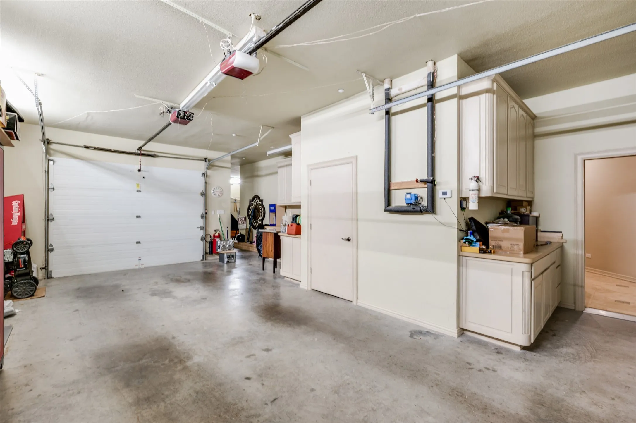 Single Family Residence For Sale in Denton County , 1634 Oak Ridge Drive, Corinth, Texas 76210, 4 Bedroom, 7 Bathroom, 4 Garage spaces, 8,108 Sqft, built in 2003, mls#21312408, Real Estate Agent in Corinth, Homes For Sale in Denton county, Homes For Sale in Corinth, Realtor in Corinth Texas, Real Estate Brokerage Independent Realty Texas, Luminita Cordes Realtor
