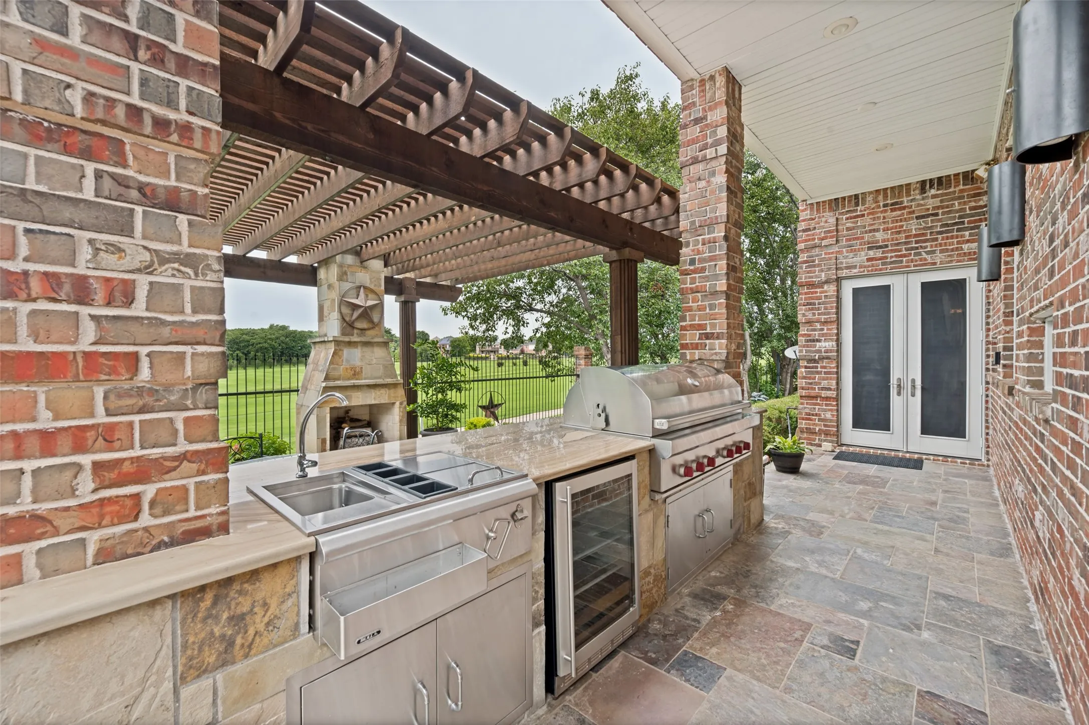 Single Family Residence For Sale in Denton County , 1634 Oak Ridge Drive, Corinth, Texas 76210, 4 Bedroom, 7 Bathroom, 4 Garage spaces, 8,108 Sqft, built in 2003, mls#21312408, Real Estate Agent in Corinth, Homes For Sale in Denton county, Homes For Sale in Corinth, Realtor in Corinth Texas, Real Estate Brokerage Independent Realty Texas, Luminita Cordes Realtor