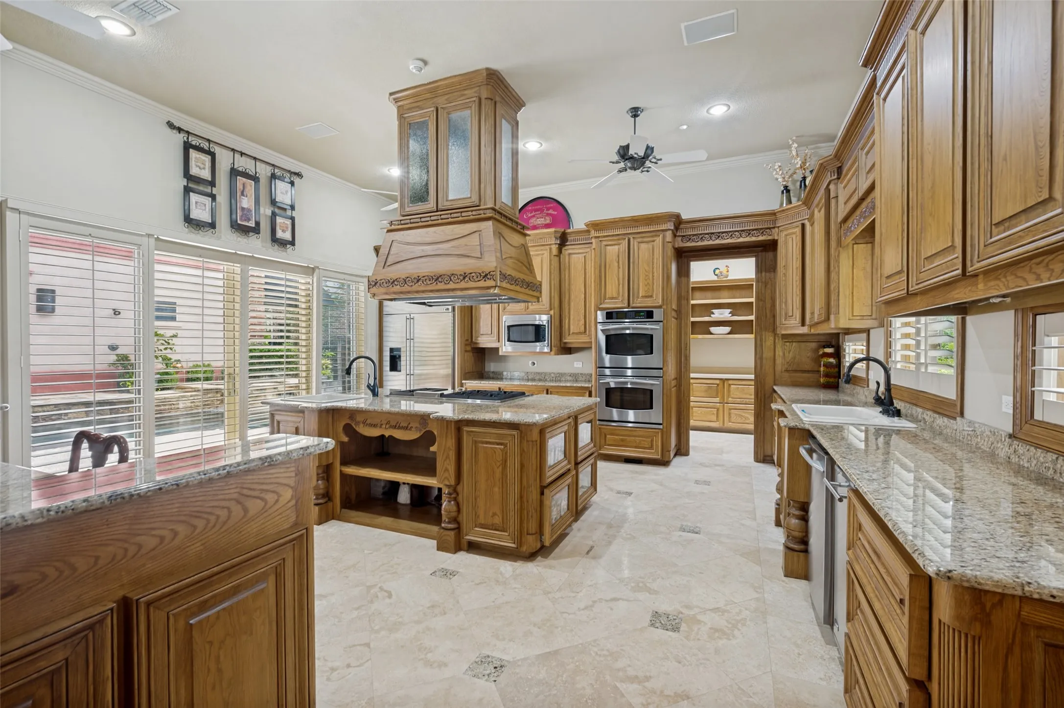 Single Family Residence For Sale in Denton County , 1634 Oak Ridge Drive, Corinth, Texas 76210, 4 Bedroom, 7 Bathroom, 4 Garage spaces, 8,108 Sqft, built in 2003, mls#21312408, Real Estate Agent in Corinth, Homes For Sale in Denton county, Homes For Sale in Corinth, Realtor in Corinth Texas, Real Estate Brokerage Independent Realty Texas, Luminita Cordes Realtor