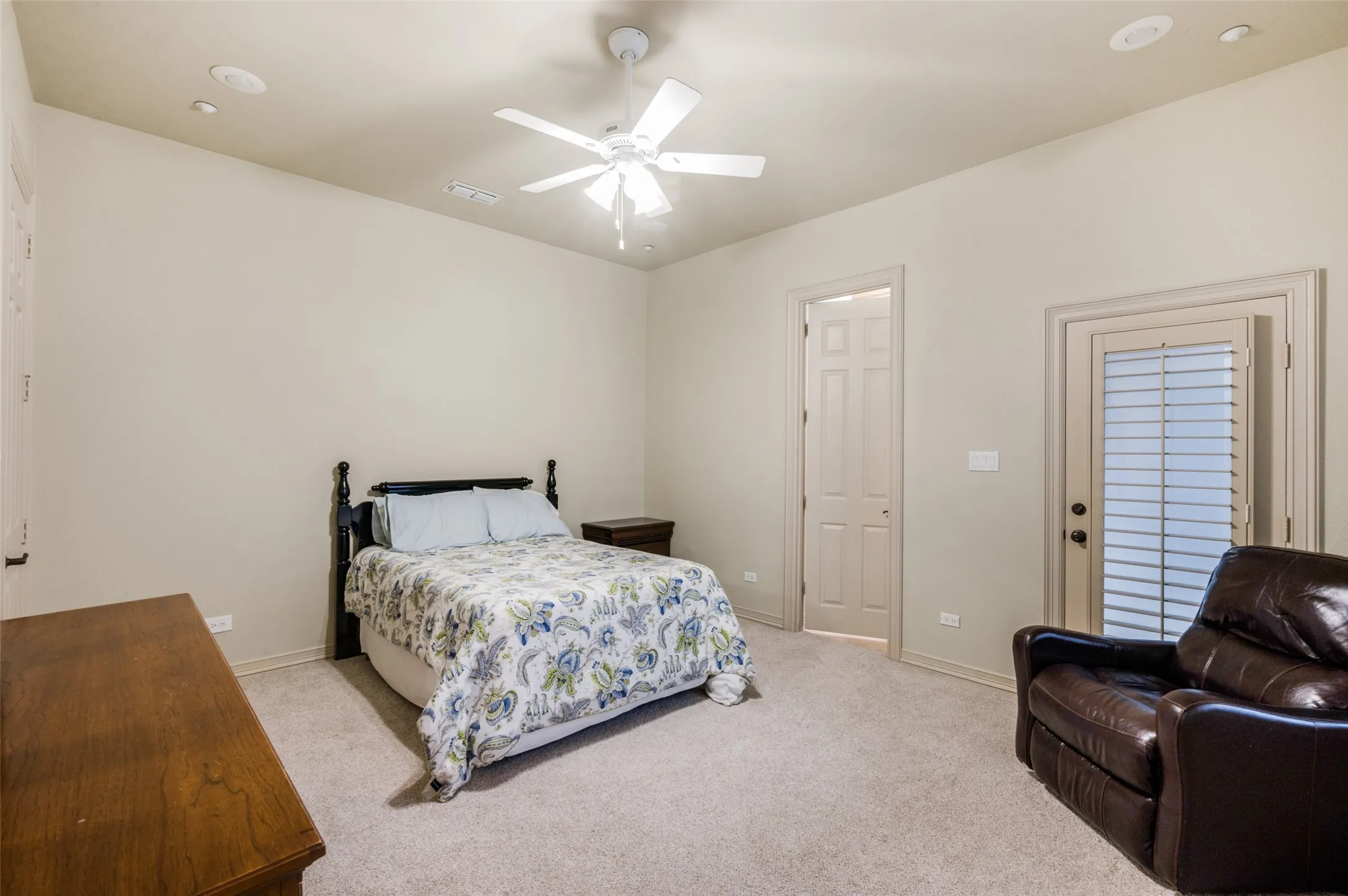 Single Family Residence For Sale in Denton County , 1634 Oak Ridge Drive, Corinth, Texas 76210, 4 Bedroom, 7 Bathroom, 4 Garage spaces, 8,108 Sqft, built in 2003, mls#21312408, Real Estate Agent in Corinth, Homes For Sale in Denton county, Homes For Sale in Corinth, Realtor in Corinth Texas, Real Estate Brokerage Independent Realty Texas, Luminita Cordes Realtor