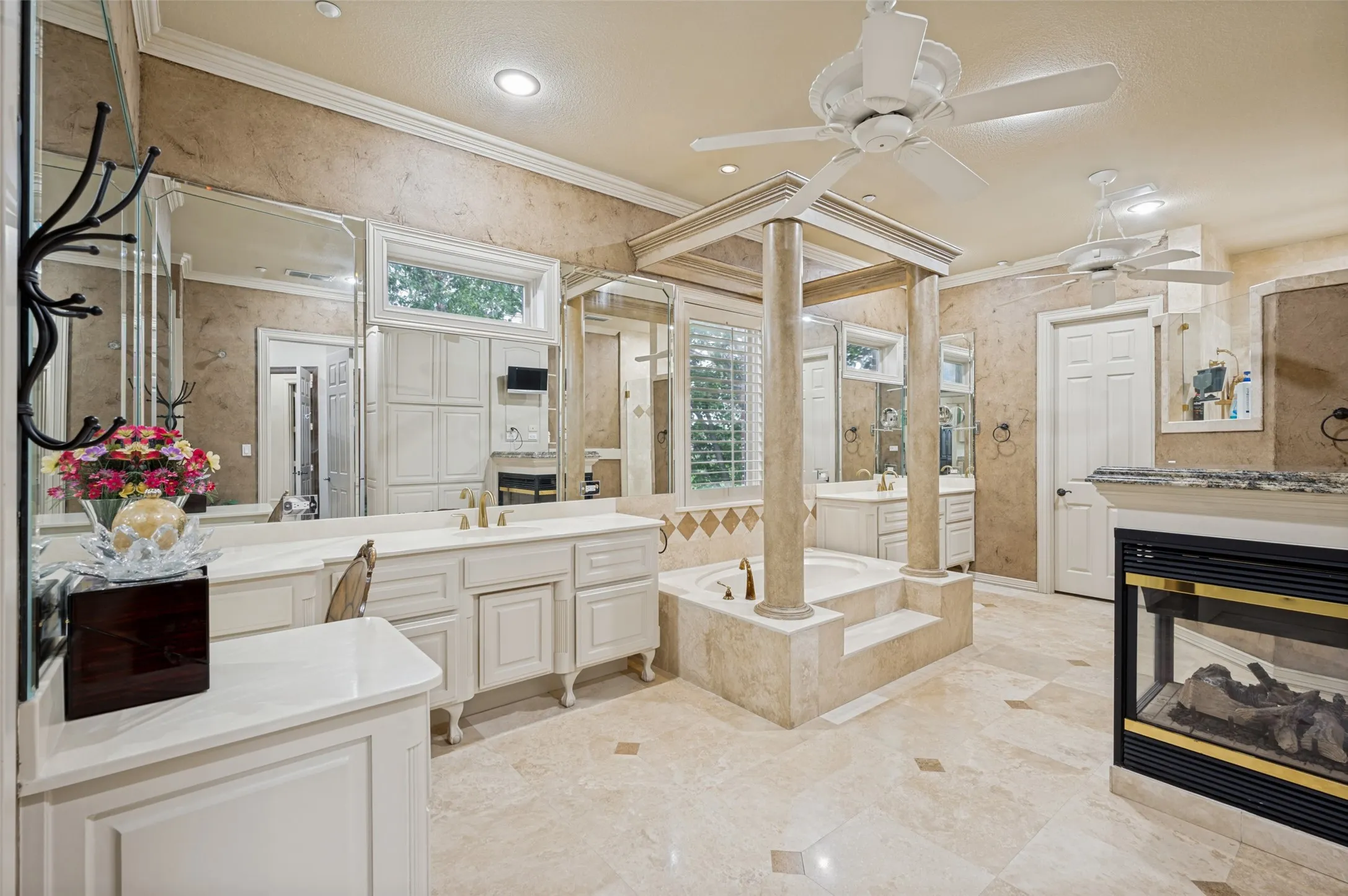 Single Family Residence For Sale in Denton County , 1634 Oak Ridge Drive, Corinth, Texas 76210, 4 Bedroom, 7 Bathroom, 4 Garage spaces, 8,108 Sqft, built in 2003, mls#21312408, Real Estate Agent in Corinth, Homes For Sale in Denton county, Homes For Sale in Corinth, Realtor in Corinth Texas, Real Estate Brokerage Independent Realty Texas, Luminita Cordes Realtor