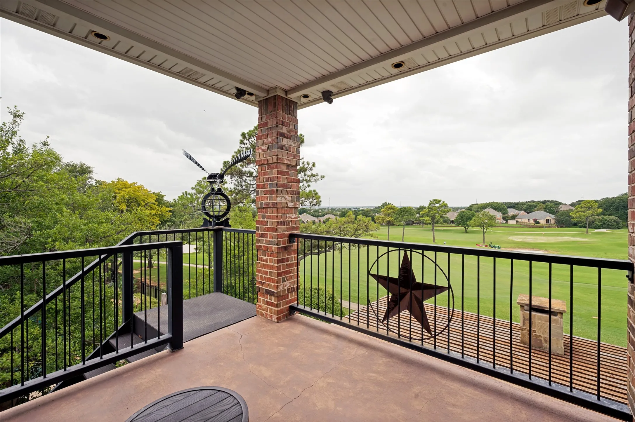 Single Family Residence For Sale in Denton County , 1634 Oak Ridge Drive, Corinth, Texas 76210, 4 Bedroom, 7 Bathroom, 4 Garage spaces, 8,108 Sqft, built in 2003, mls#21312408, Real Estate Agent in Corinth, Homes For Sale in Denton county, Homes For Sale in Corinth, Realtor in Corinth Texas, Real Estate Brokerage Independent Realty Texas, Luminita Cordes Realtor