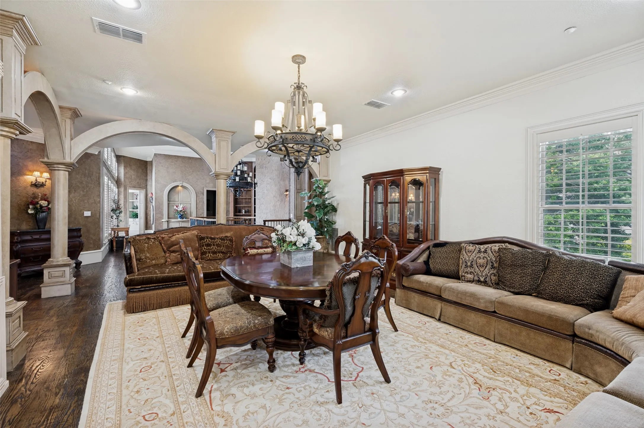 Single Family Residence For Sale in Denton County , 1634 Oak Ridge Drive, Corinth, Texas 76210, 4 Bedroom, 7 Bathroom, 4 Garage spaces, 8,108 Sqft, built in 2003, mls#21312408, Real Estate Agent in Corinth, Homes For Sale in Denton county, Homes For Sale in Corinth, Realtor in Corinth Texas, Real Estate Brokerage Independent Realty Texas, Luminita Cordes Realtor