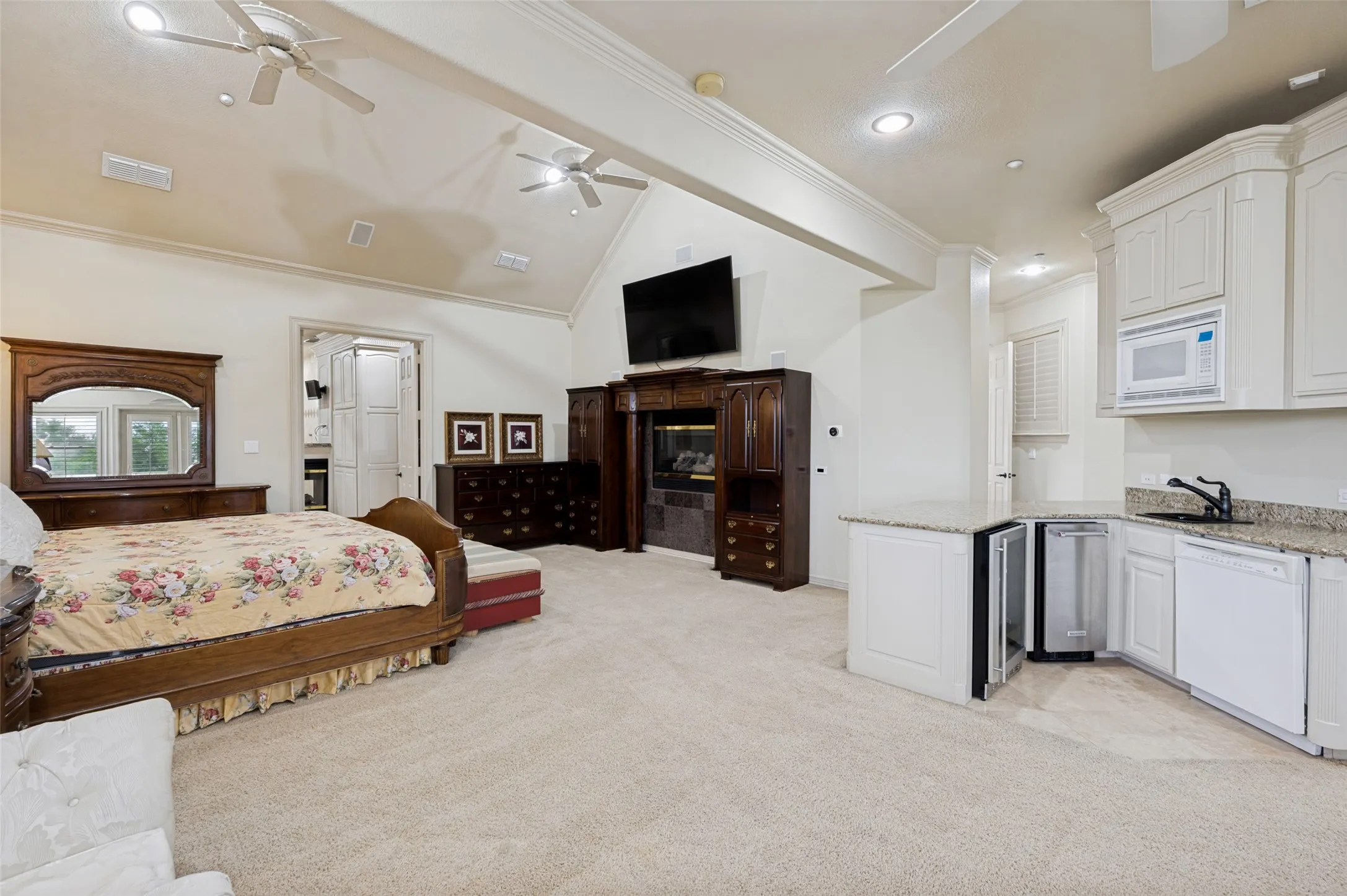 Single Family Residence For Sale in Denton County , 1634 Oak Ridge Drive, Corinth, Texas 76210, 4 Bedroom, 7 Bathroom, 4 Garage spaces, 8,108 Sqft, built in 2003, mls#21312408, Real Estate Agent in Corinth, Homes For Sale in Denton county, Homes For Sale in Corinth, Realtor in Corinth Texas, Real Estate Brokerage Independent Realty Texas, Luminita Cordes Realtor