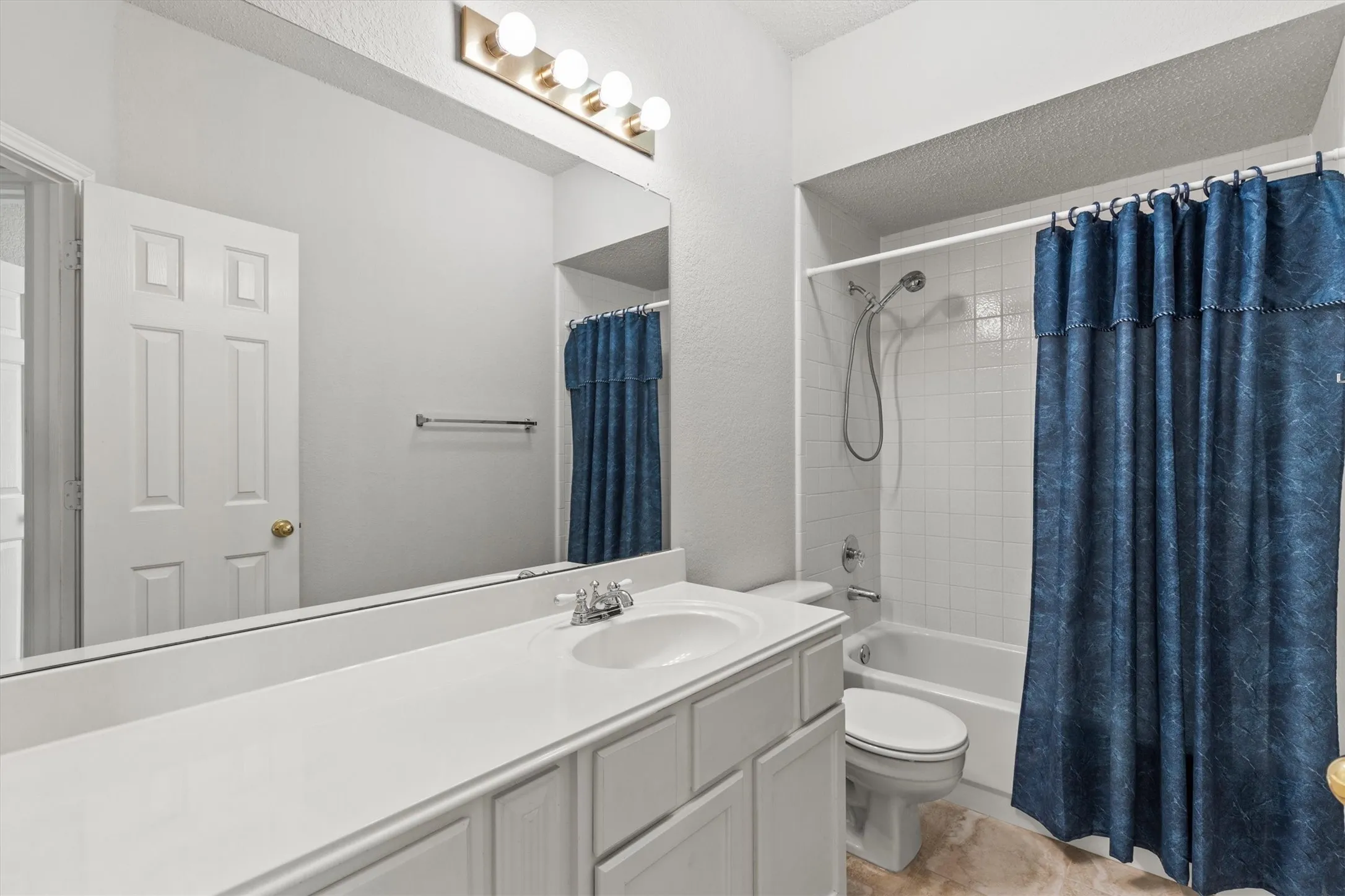 Single Family Residence For Sale in Dallas County , 7201 Armstrong Lane, Rowlett, Texas 75089, 3 Bedroom, 2 Bathroom, 2 Garage spaces, 2,198 Sqft, built in 1993, mls#21312622, Real Estate Agent in Rowlett, Homes For Sale in Dallas county, Homes For Sale in Rowlett, Realtor in Rowlett Texas, Real Estate Brokerage Independent Realty Texas, Luminita Cordes Realtor