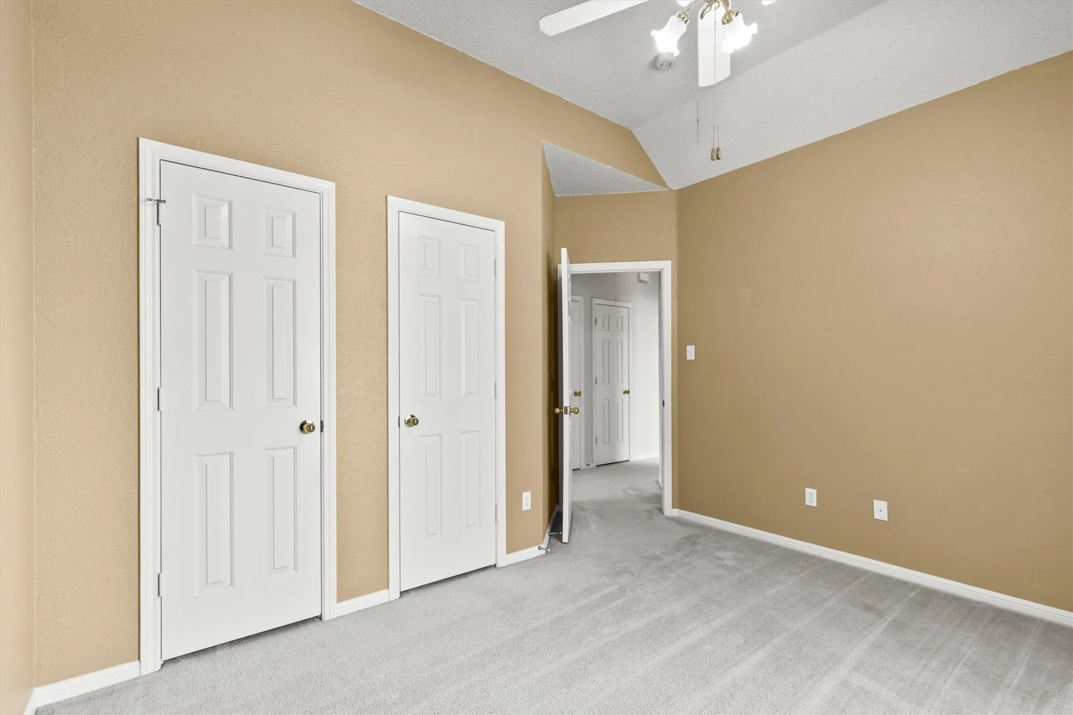 Single Family Residence For Sale in Dallas County , 7201 Armstrong Lane, Rowlett, Texas 75089, 3 Bedroom, 2 Bathroom, 2 Garage spaces, 2,198 Sqft, built in 1993, mls#21312622, Real Estate Agent in Rowlett, Homes For Sale in Dallas county, Homes For Sale in Rowlett, Realtor in Rowlett Texas, Real Estate Brokerage Independent Realty Texas, Luminita Cordes Realtor