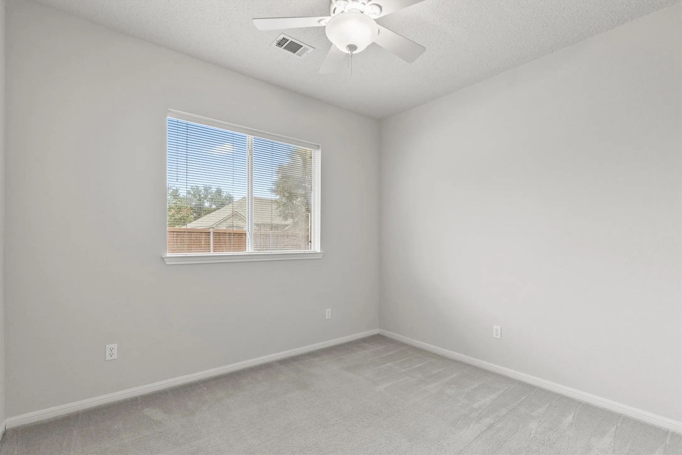 Single Family Residence For Sale in Dallas County , 7201 Armstrong Lane, Rowlett, Texas 75089, 3 Bedroom, 2 Bathroom, 2 Garage spaces, 2,198 Sqft, built in 1993, mls#21312622, Real Estate Agent in Rowlett, Homes For Sale in Dallas county, Homes For Sale in Rowlett, Realtor in Rowlett Texas, Real Estate Brokerage Independent Realty Texas, Luminita Cordes Realtor