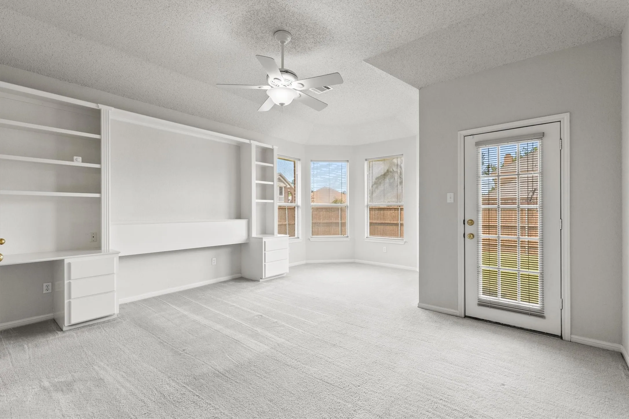 Single Family Residence For Sale in Dallas County , 7201 Armstrong Lane, Rowlett, Texas 75089, 3 Bedroom, 2 Bathroom, 2 Garage spaces, 2,198 Sqft, built in 1993, mls#21312622, Real Estate Agent in Rowlett, Homes For Sale in Dallas county, Homes For Sale in Rowlett, Realtor in Rowlett Texas, Real Estate Brokerage Independent Realty Texas, Luminita Cordes Realtor