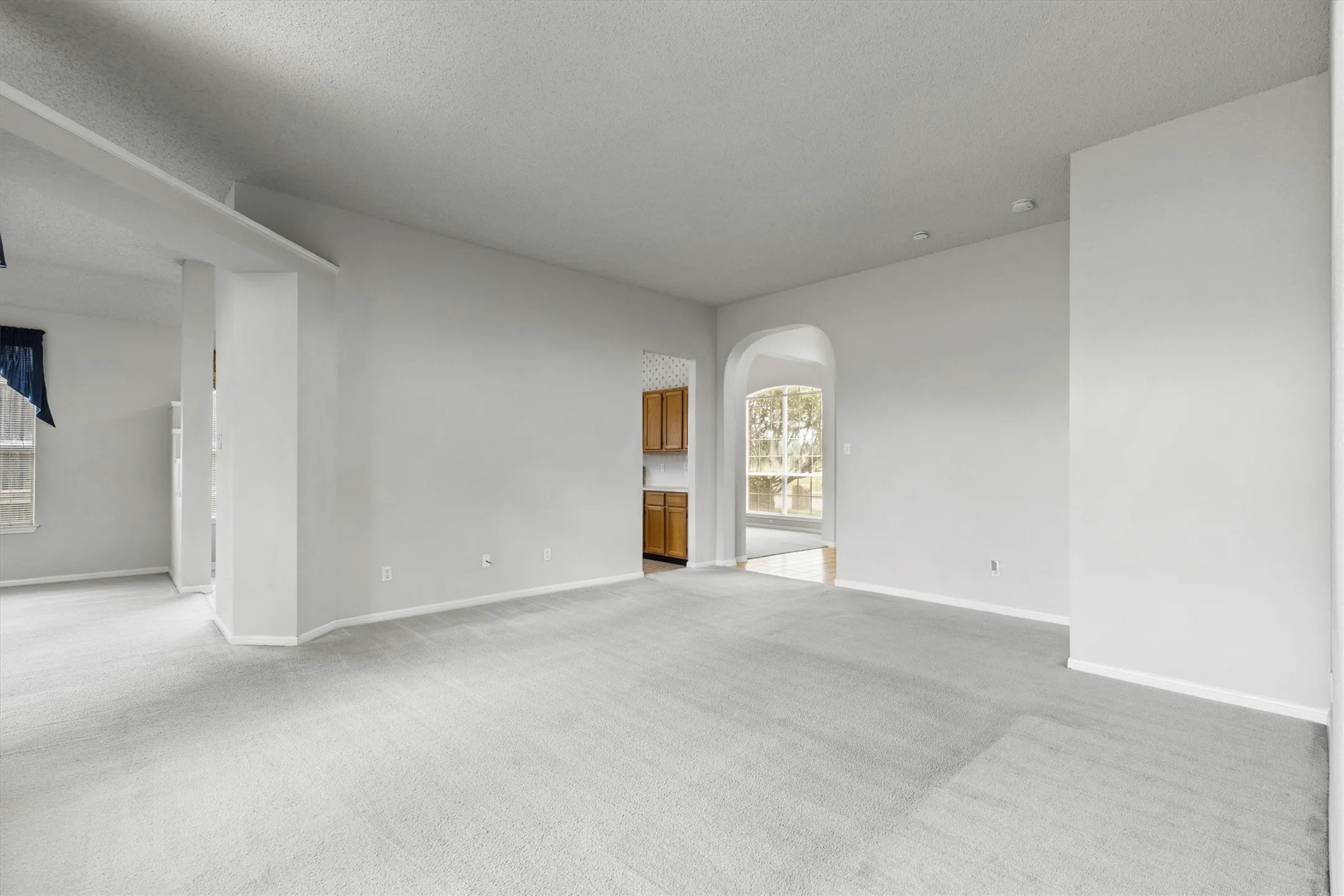 Single Family Residence For Sale in Dallas County , 7201 Armstrong Lane, Rowlett, Texas 75089, 3 Bedroom, 2 Bathroom, 2 Garage spaces, 2,198 Sqft, built in 1993, mls#21312622, Real Estate Agent in Rowlett, Homes For Sale in Dallas county, Homes For Sale in Rowlett, Realtor in Rowlett Texas, Real Estate Brokerage Independent Realty Texas, Luminita Cordes Realtor