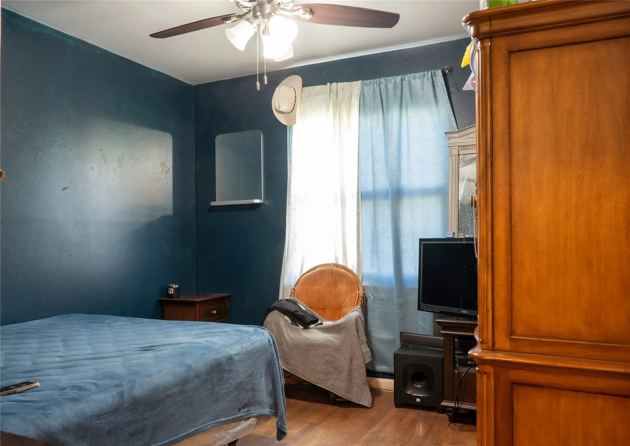 Single Family Residence For Sale in Dallas County , 1010 Mcclendon Street, Irving, Texas 75061, 4 Bedroom, 2 Bathroom, Garage spaces, 1,740 Sqft, built in 1954, mls#21312776, Real Estate Agent in Irving, Homes For Sale in Dallas county, Homes For Sale in Irving, Realtor in Irving Texas, Real Estate Brokerage Independent Realty Texas, Luminita Cordes Realtor
