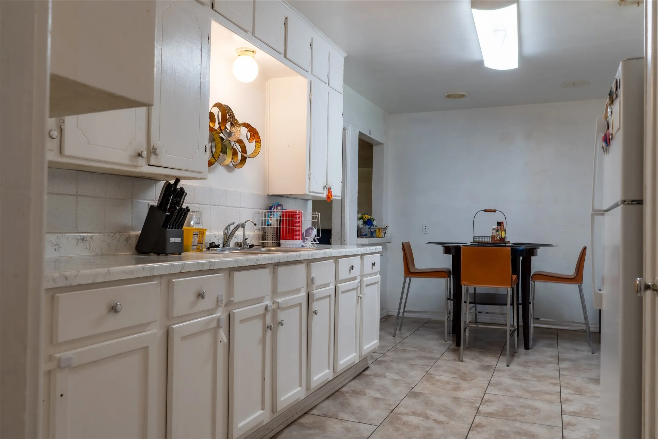 Single Family Residence For Sale in Dallas County , 1010 Mcclendon Street, Irving, Texas 75061, 4 Bedroom, 2 Bathroom, Garage spaces, 1,740 Sqft, built in 1954, mls#21312776, Real Estate Agent in Irving, Homes For Sale in Dallas county, Homes For Sale in Irving, Realtor in Irving Texas, Real Estate Brokerage Independent Realty Texas, Luminita Cordes Realtor