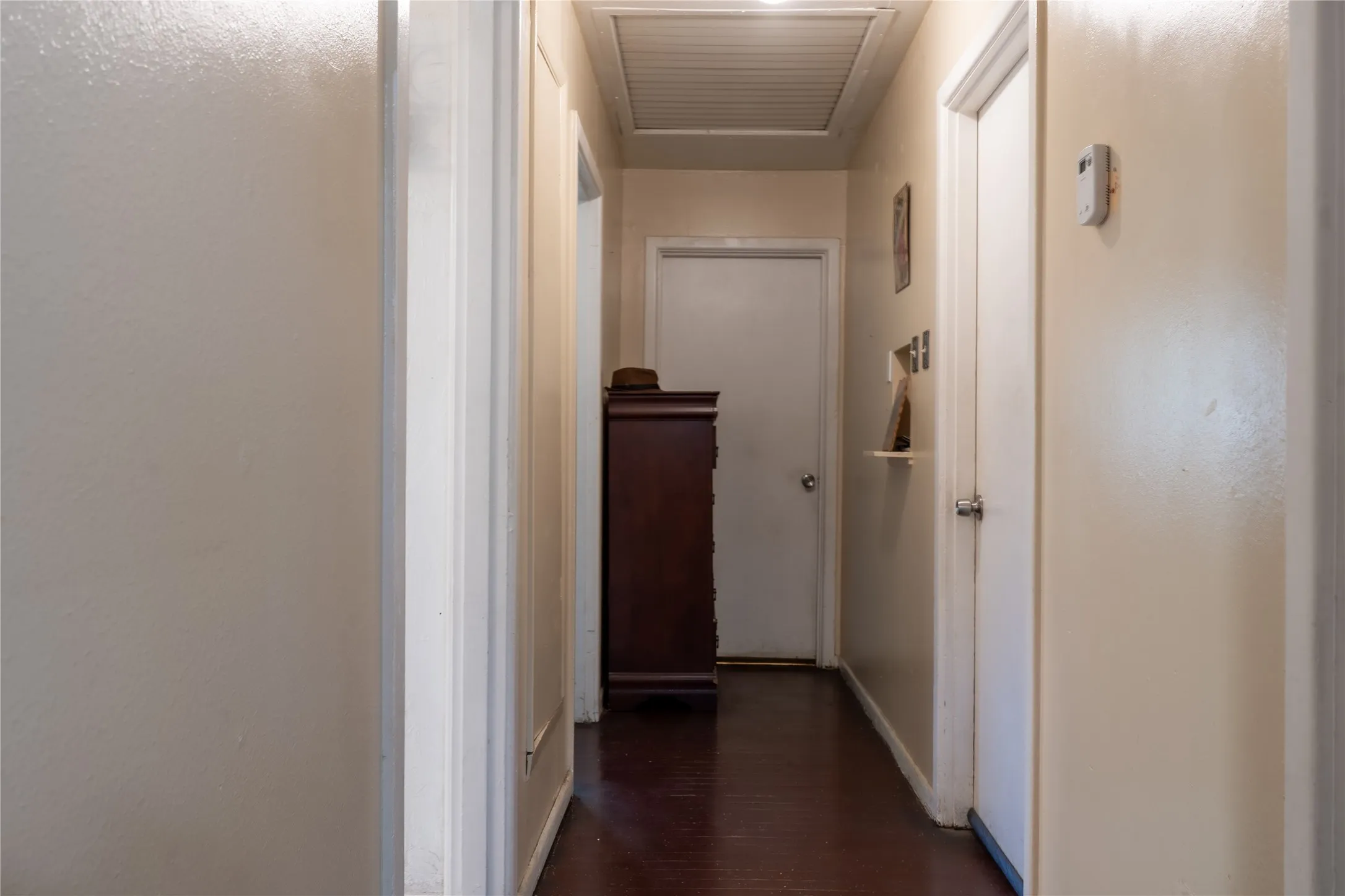 Single Family Residence For Sale in Dallas County , 1010 Mcclendon Street, Irving, Texas 75061, 4 Bedroom, 2 Bathroom, Garage spaces, 1,740 Sqft, built in 1954, mls#21312776, Real Estate Agent in Irving, Homes For Sale in Dallas county, Homes For Sale in Irving, Realtor in Irving Texas, Real Estate Brokerage Independent Realty Texas, Luminita Cordes Realtor
