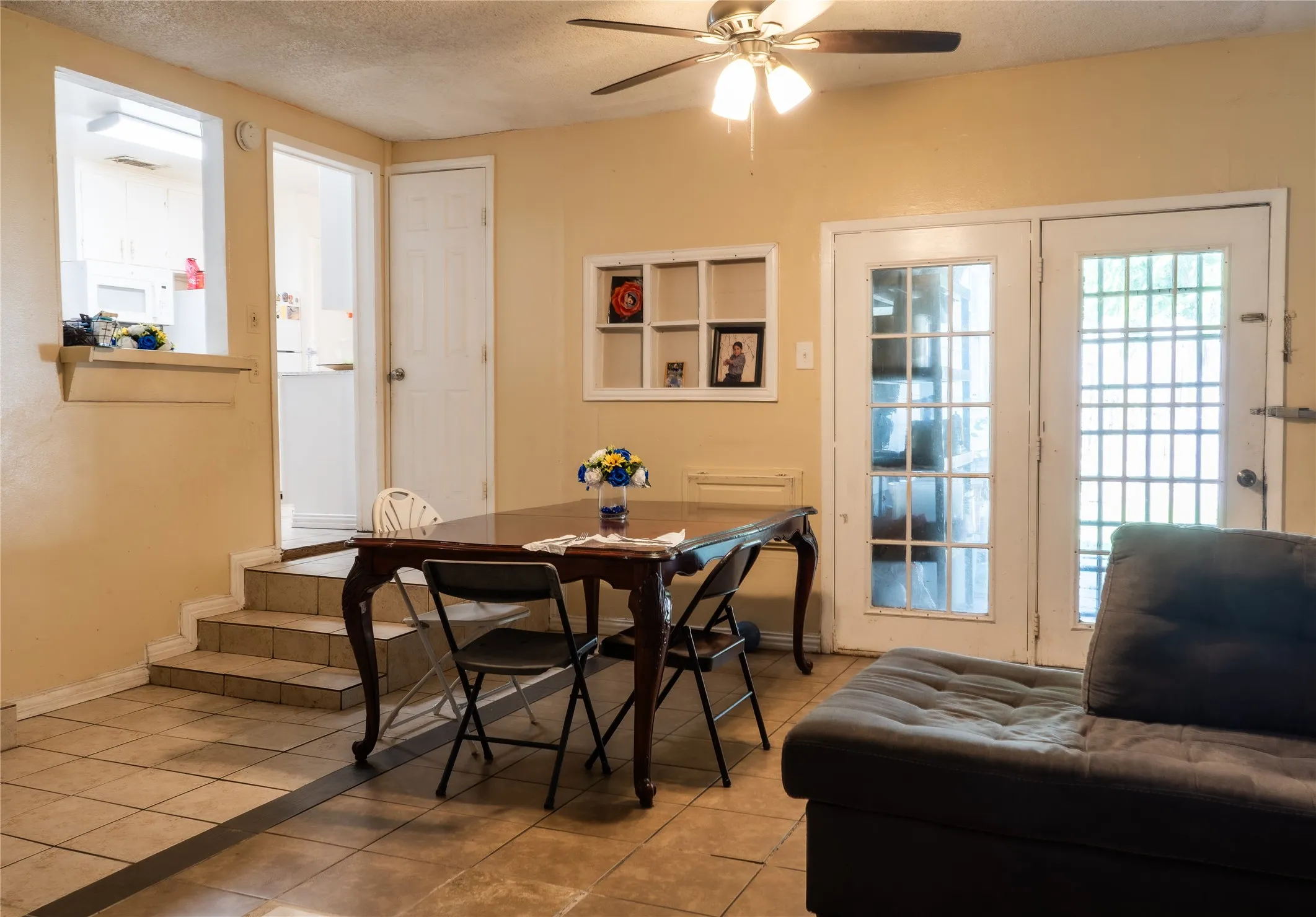 Single Family Residence For Sale in Dallas County , 1010 Mcclendon Street, Irving, Texas 75061, 4 Bedroom, 2 Bathroom, Garage spaces, 1,740 Sqft, built in 1954, mls#21312776, Real Estate Agent in Irving, Homes For Sale in Dallas county, Homes For Sale in Irving, Realtor in Irving Texas, Real Estate Brokerage Independent Realty Texas, Luminita Cordes Realtor