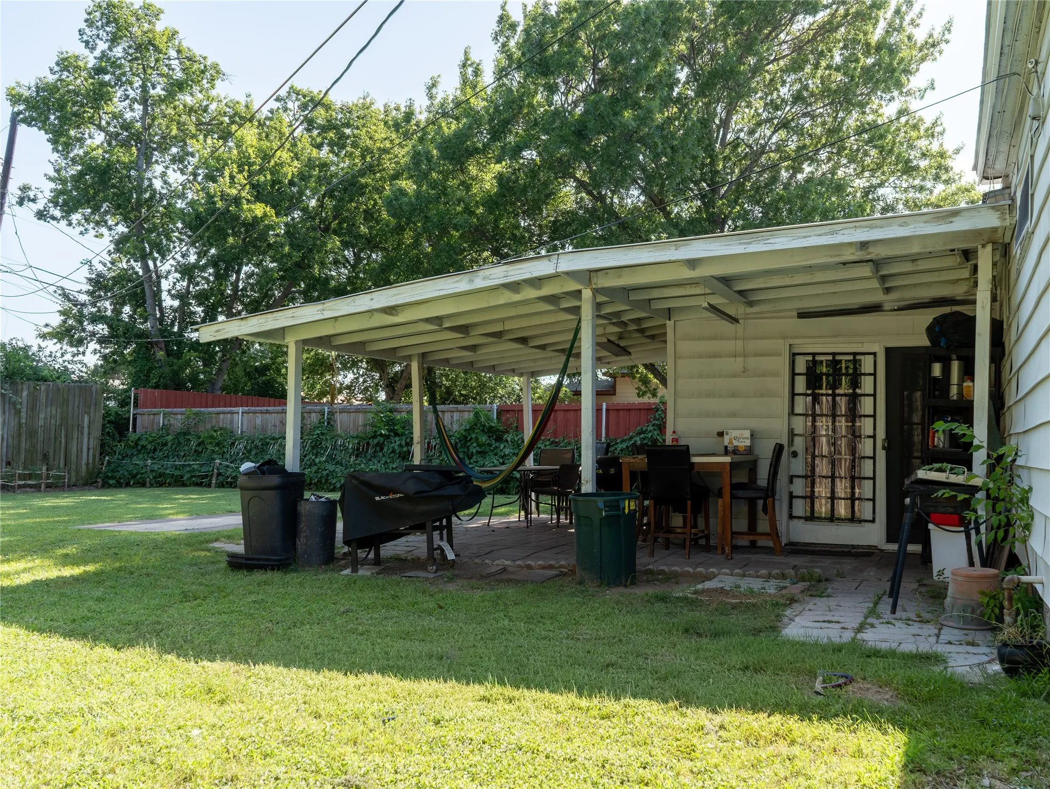 Single Family Residence For Sale in Dallas County , 1010 Mcclendon Street, Irving, Texas 75061, 4 Bedroom, 2 Bathroom, Garage spaces, 1,740 Sqft, built in 1954, mls#21312776, Real Estate Agent in Irving, Homes For Sale in Dallas county, Homes For Sale in Irving, Realtor in Irving Texas, Real Estate Brokerage Independent Realty Texas, Luminita Cordes Realtor