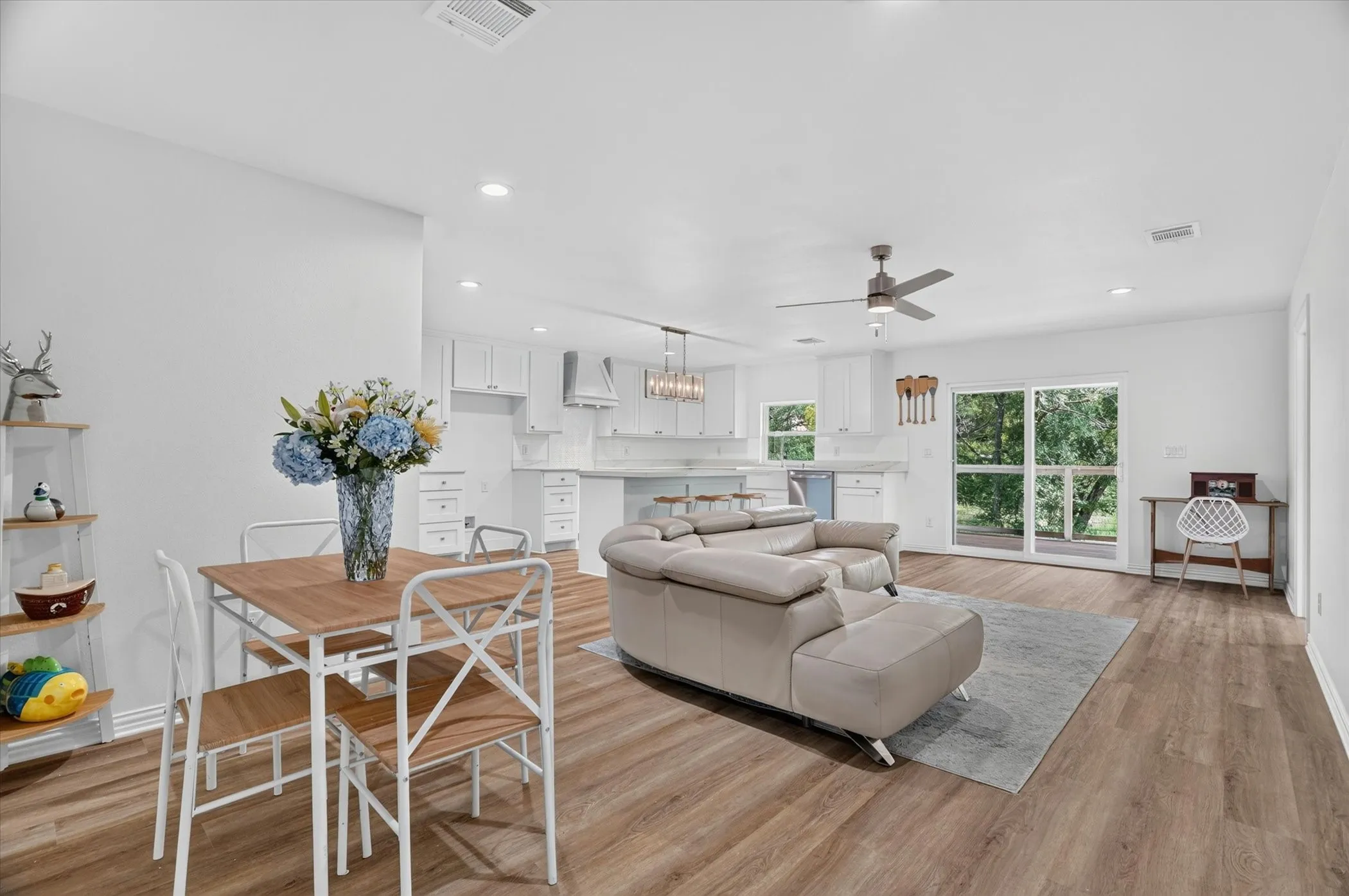 Single Family Residence For Sale in Tarrant County , 7007 Clarke Drive, Lake Worth, Texas 76135, 3 Bedroom, 3 Bathroom, 2 Garage spaces, 1,600 Sqft, built in 2026, mls#21311597, Real Estate Agent in Lake Worth, Homes For Sale in Tarrant county, Homes For Sale in Lake Worth, Realtor in Lake Worth Texas, Real Estate Brokerage Independent Realty Texas, Luminita Cordes Realtor