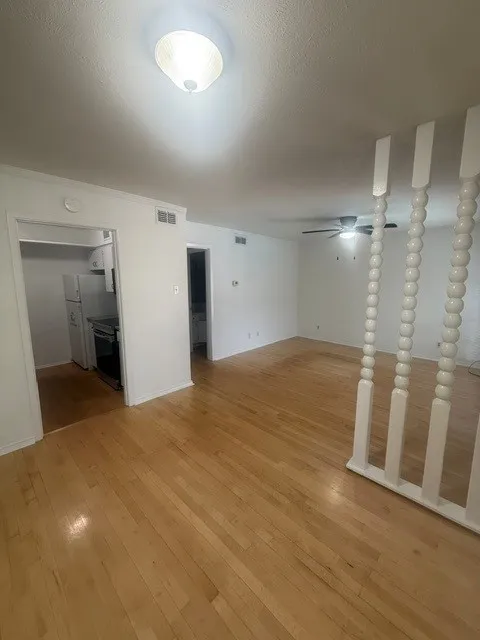 Condominium For Rent in Dallas County , 12888 montfort Drive 245, Dallas, Texas 75230, 2 Bedroom, 1 Bathroom, 1 Garage spaces, 774 Sqft, built in 1968, mls#21312781, Real Estate Agent in Dallas, Homes For Rent in Dallas county, Homes For Rent in Dallas, Realtor in Dallas Texas, Real Estate Brokerage Independent Realty Texas, Luminita Cordes Realtor