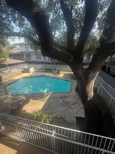 Condominium For Rent in Dallas County , 12888 montfort Drive 245, Dallas, Texas 75230, 2 Bedroom, 1 Bathroom, 1 Garage spaces, 774 Sqft, built in 1968, mls#21312781, Real Estate Agent in Dallas, Homes For Rent in Dallas county, Homes For Rent in Dallas, Realtor in Dallas Texas, Real Estate Brokerage Independent Realty Texas, Luminita Cordes Realtor
