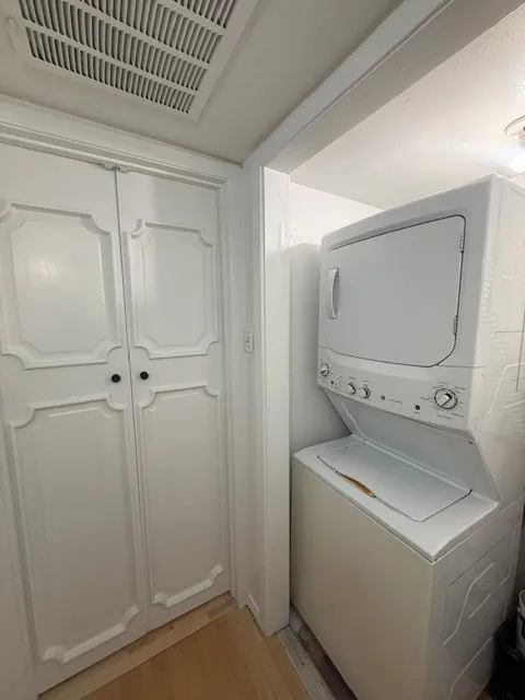Condominium For Rent in Dallas County , 12888 montfort Drive 245, Dallas, Texas 75230, 2 Bedroom, 1 Bathroom, 1 Garage spaces, 774 Sqft, built in 1968, mls#21312781, Real Estate Agent in Dallas, Homes For Rent in Dallas county, Homes For Rent in Dallas, Realtor in Dallas Texas, Real Estate Brokerage Independent Realty Texas, Luminita Cordes Realtor