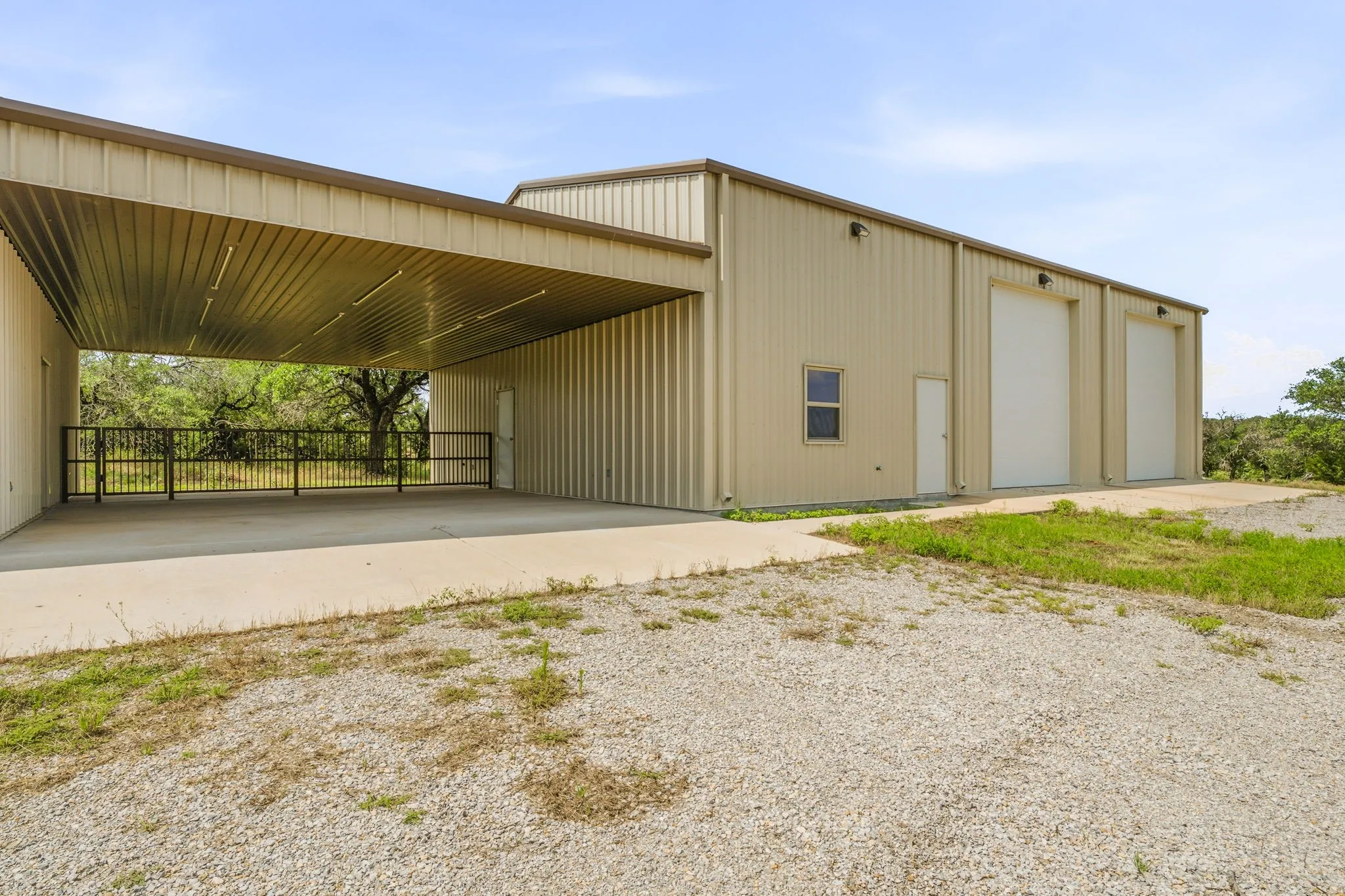 Single Family Residence For Sale in Stephens County , 12697 CR 126, Ranger, Texas 76470, 4 Bedroom, 3 Bathroom, 1 Garage spaces, 2,583 Sqft, built in 2014, mls#21312782, Real Estate Agent in Ranger, Homes For Sale in Stephens county, Homes For Sale in Ranger, Realtor in Ranger Texas, Real Estate Brokerage Independent Realty Texas, Luminita Cordes Realtor