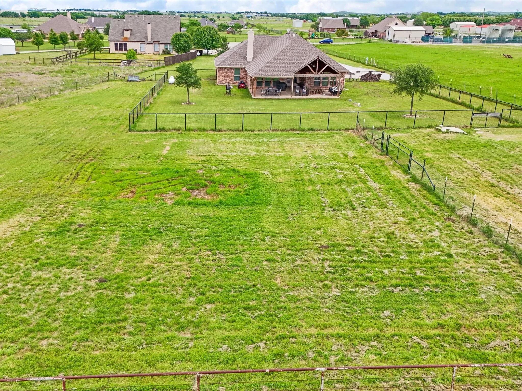 Single Family Residence For Sale in Denton County , 111 Petes Court, Ponder, Texas 76259, 4 Bedroom, 2 Bathroom, 2 Garage spaces, 2,359 Sqft, built in 2013, mls#21312720, Real Estate Agent in Ponder, Homes For Sale in Denton county, Homes For Sale in Ponder, Realtor in Ponder Texas, Real Estate Brokerage Independent Realty Texas, Luminita Cordes Realtor