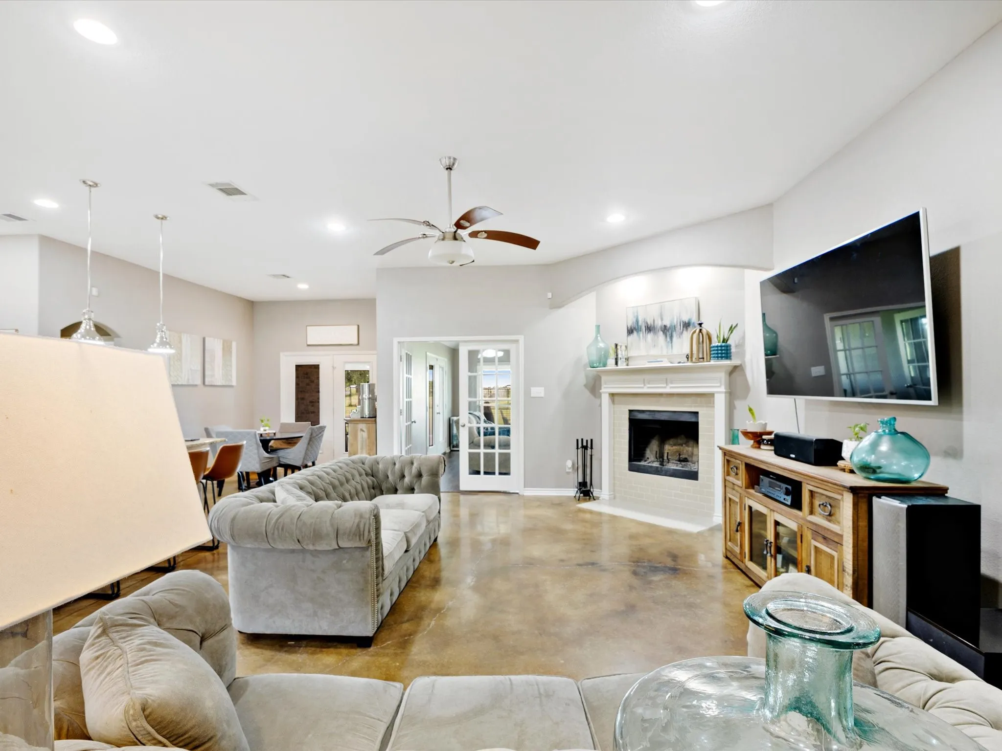 Single Family Residence For Sale in Denton County , 111 Petes Court, Ponder, Texas 76259, 4 Bedroom, 2 Bathroom, 2 Garage spaces, 2,359 Sqft, built in 2013, mls#21312720, Real Estate Agent in Ponder, Homes For Sale in Denton county, Homes For Sale in Ponder, Realtor in Ponder Texas, Real Estate Brokerage Independent Realty Texas, Luminita Cordes Realtor