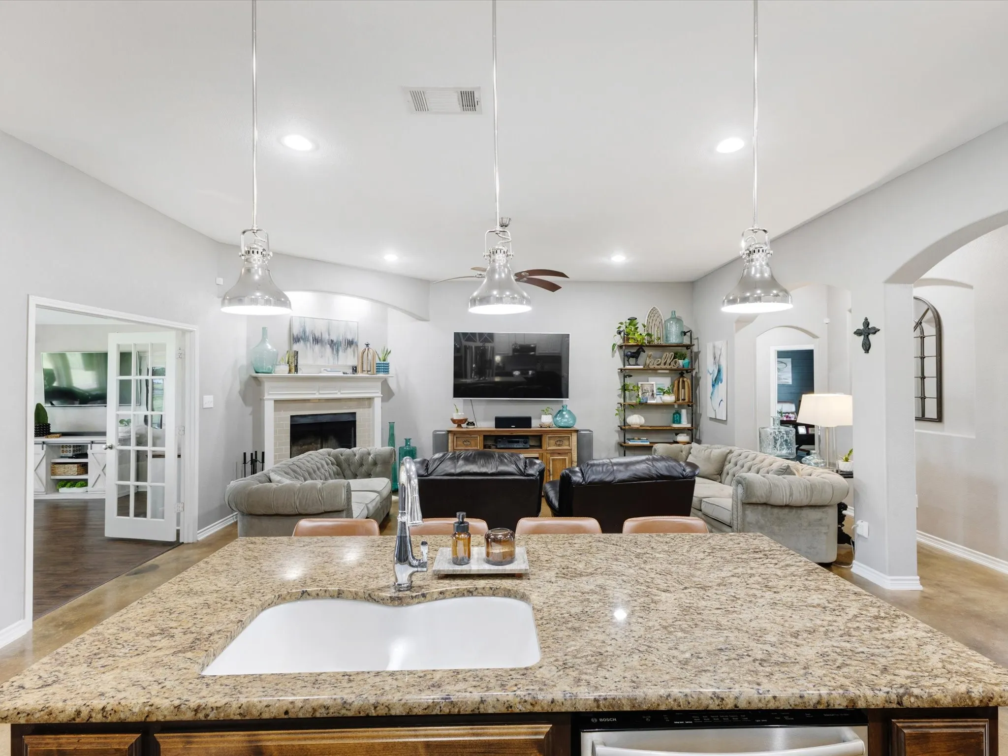 Single Family Residence For Sale in Denton County , 111 Petes Court, Ponder, Texas 76259, 4 Bedroom, 2 Bathroom, 2 Garage spaces, 2,359 Sqft, built in 2013, mls#21312720, Real Estate Agent in Ponder, Homes For Sale in Denton county, Homes For Sale in Ponder, Realtor in Ponder Texas, Real Estate Brokerage Independent Realty Texas, Luminita Cordes Realtor