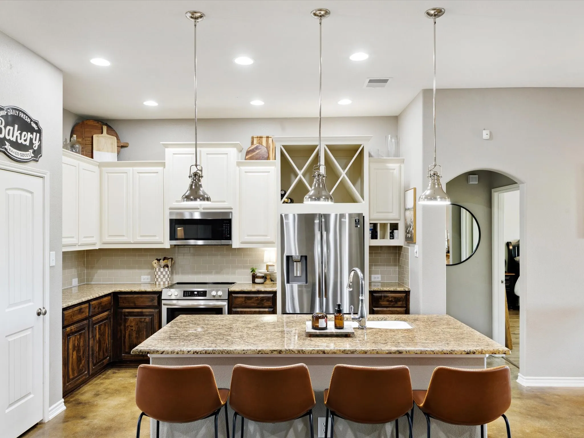 Single Family Residence For Sale in Denton County , 111 Petes Court, Ponder, Texas 76259, 4 Bedroom, 2 Bathroom, 2 Garage spaces, 2,359 Sqft, built in 2013, mls#21312720, Real Estate Agent in Ponder, Homes For Sale in Denton county, Homes For Sale in Ponder, Realtor in Ponder Texas, Real Estate Brokerage Independent Realty Texas, Luminita Cordes Realtor
