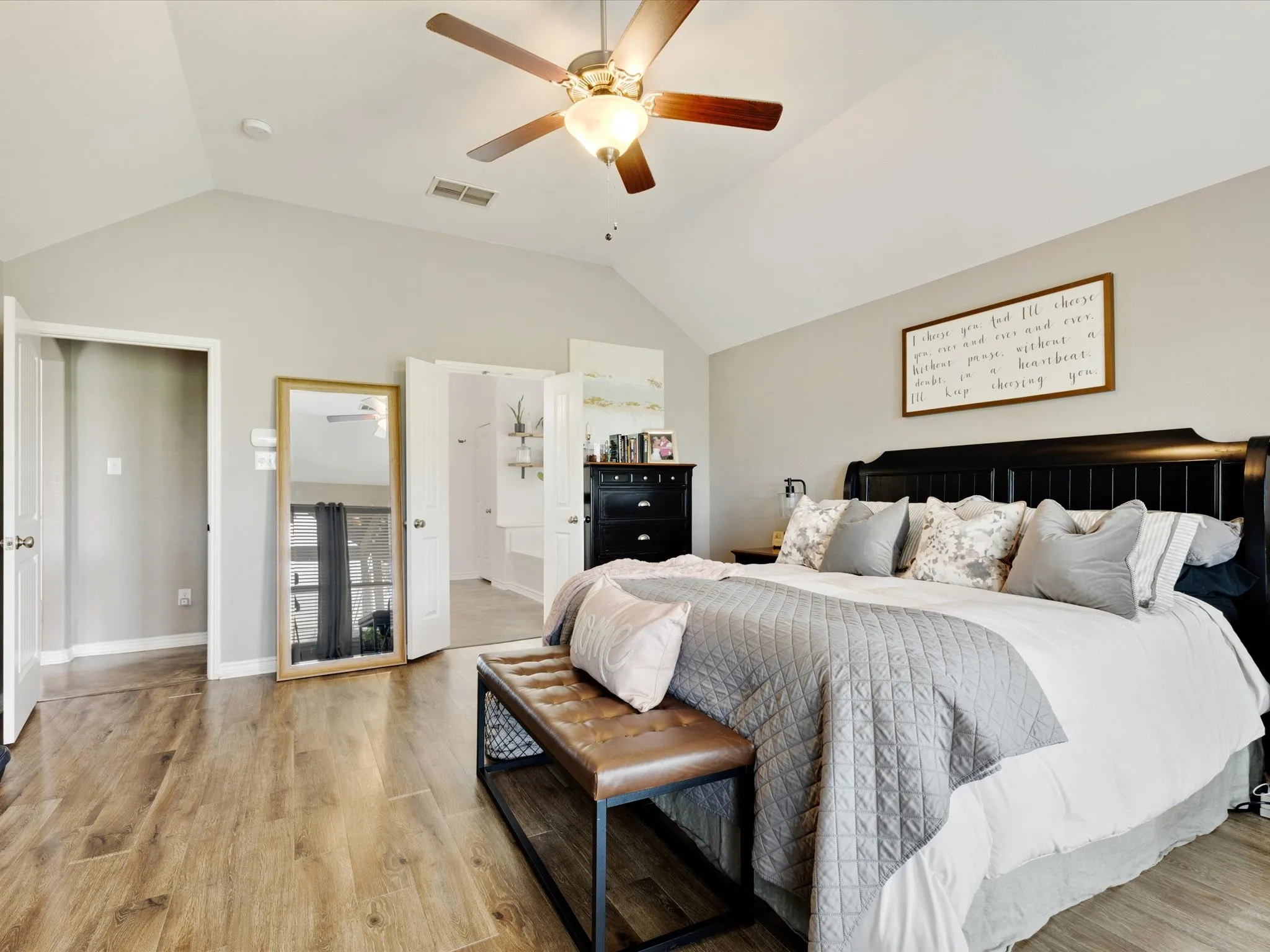 Single Family Residence For Sale in Denton County , 111 Petes Court, Ponder, Texas 76259, 4 Bedroom, 2 Bathroom, 2 Garage spaces, 2,359 Sqft, built in 2013, mls#21312720, Real Estate Agent in Ponder, Homes For Sale in Denton county, Homes For Sale in Ponder, Realtor in Ponder Texas, Real Estate Brokerage Independent Realty Texas, Luminita Cordes Realtor