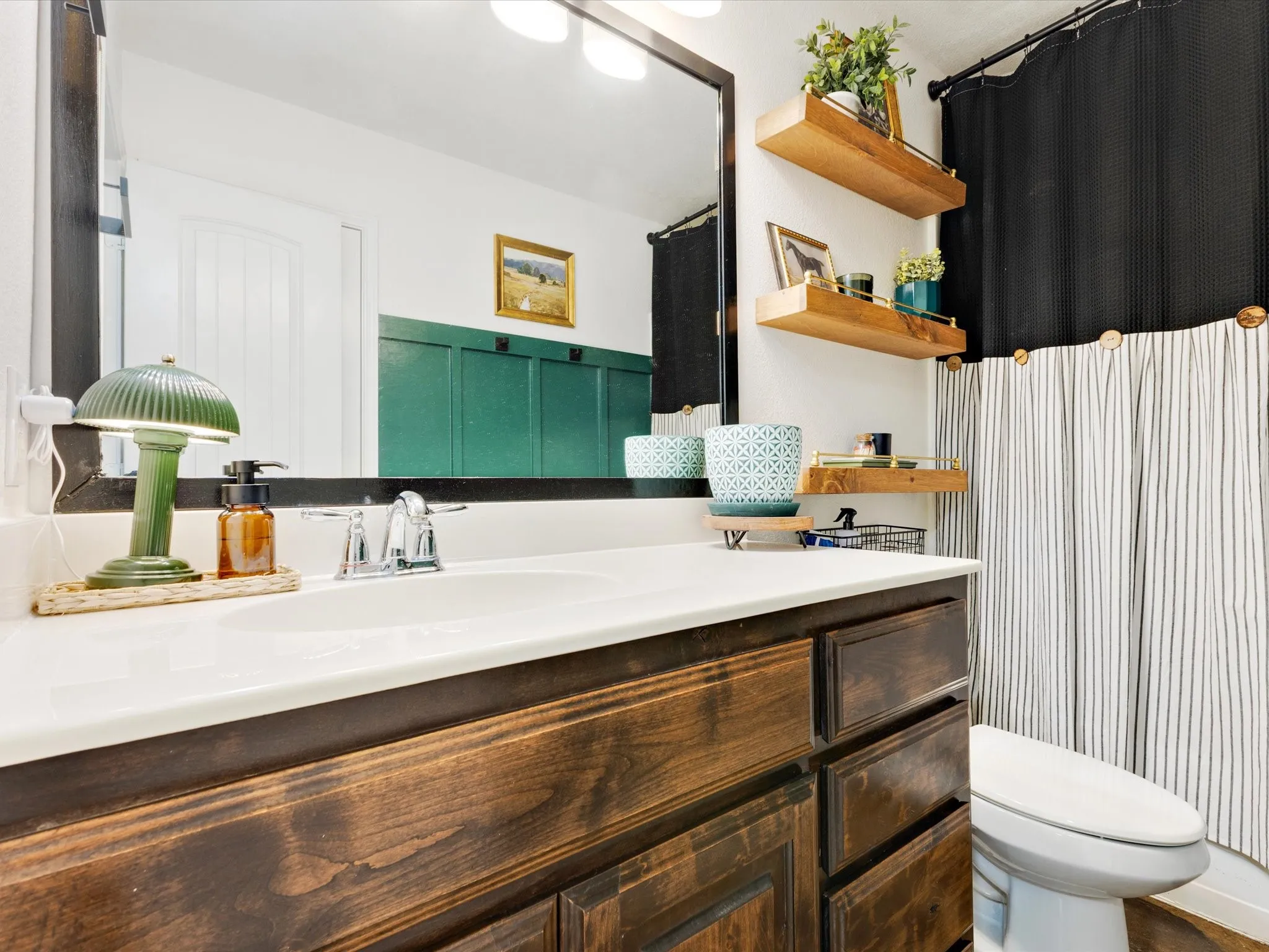 Single Family Residence For Sale in Denton County , 111 Petes Court, Ponder, Texas 76259, 4 Bedroom, 2 Bathroom, 2 Garage spaces, 2,359 Sqft, built in 2013, mls#21312720, Real Estate Agent in Ponder, Homes For Sale in Denton county, Homes For Sale in Ponder, Realtor in Ponder Texas, Real Estate Brokerage Independent Realty Texas, Luminita Cordes Realtor