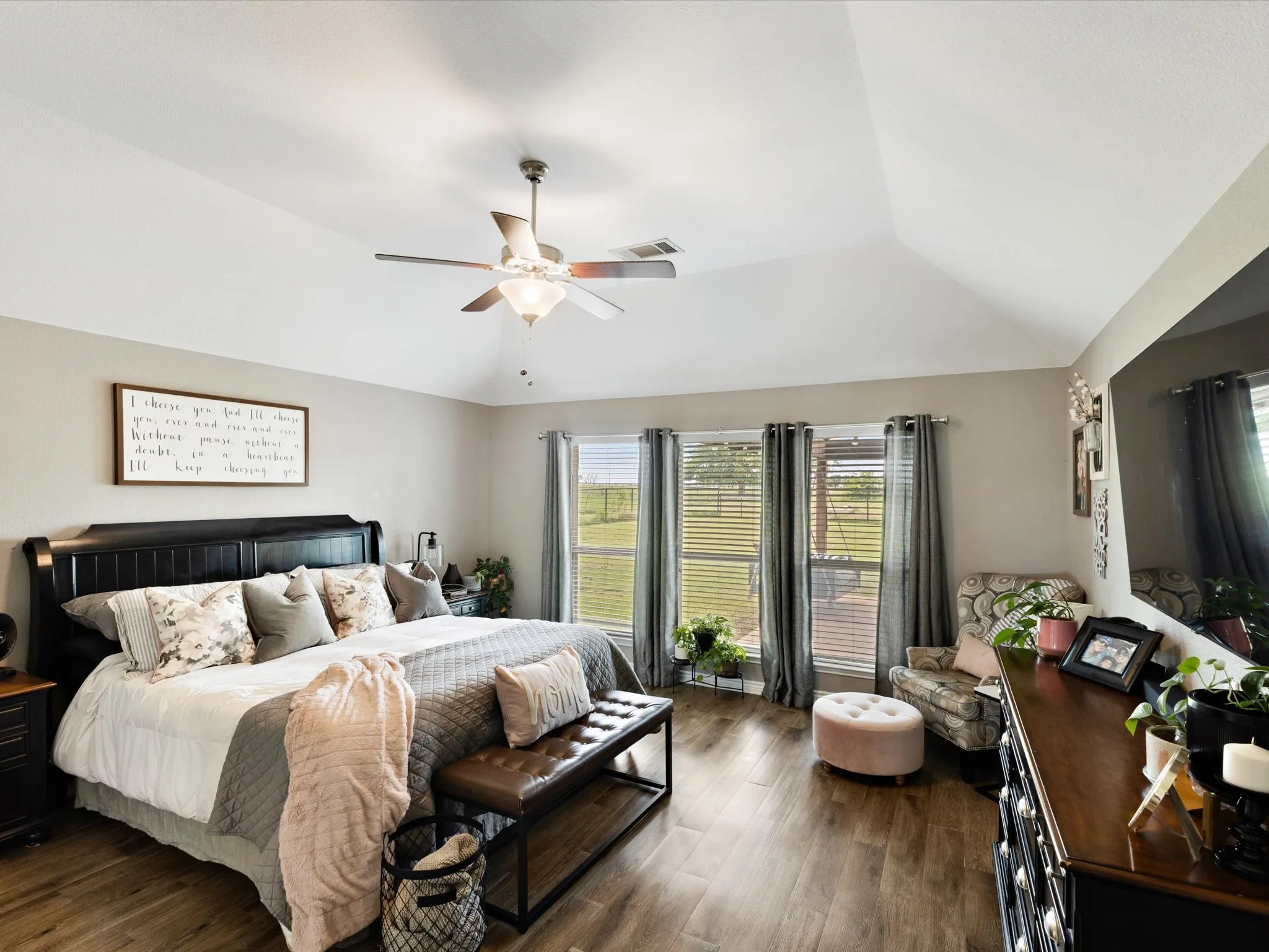 Single Family Residence For Sale in Denton County , 111 Petes Court, Ponder, Texas 76259, 4 Bedroom, 2 Bathroom, 2 Garage spaces, 2,359 Sqft, built in 2013, mls#21312720, Real Estate Agent in Ponder, Homes For Sale in Denton county, Homes For Sale in Ponder, Realtor in Ponder Texas, Real Estate Brokerage Independent Realty Texas, Luminita Cordes Realtor