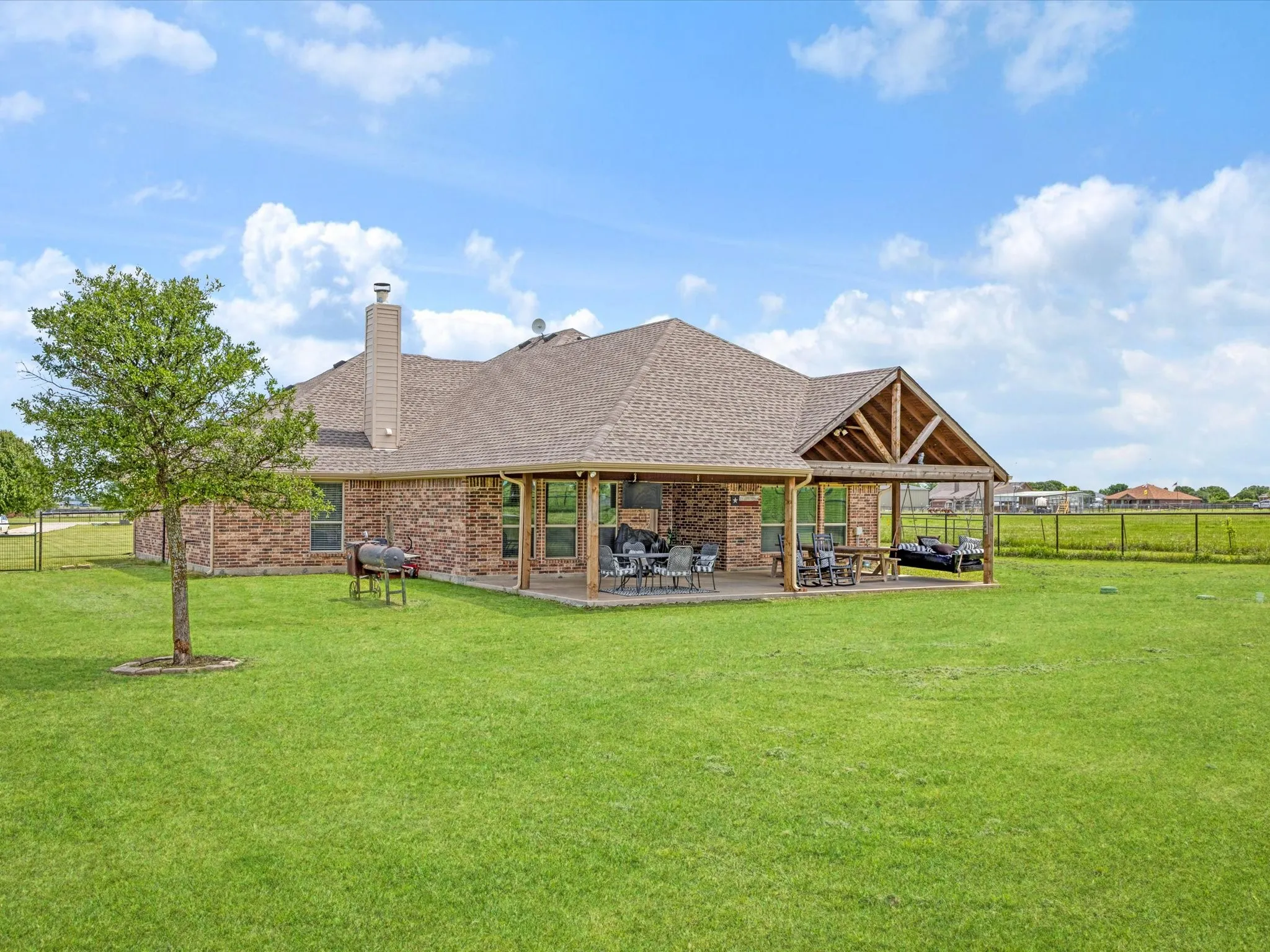Single Family Residence For Sale in Denton County , 111 Petes Court, Ponder, Texas 76259, 4 Bedroom, 2 Bathroom, 2 Garage spaces, 2,359 Sqft, built in 2013, mls#21312720, Real Estate Agent in Ponder, Homes For Sale in Denton county, Homes For Sale in Ponder, Realtor in Ponder Texas, Real Estate Brokerage Independent Realty Texas, Luminita Cordes Realtor