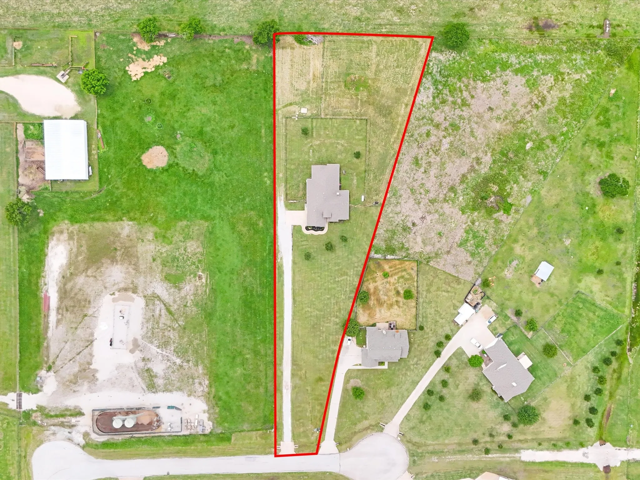 Single Family Residence For Sale in Denton County , 111 Petes Court, Ponder, Texas 76259, 4 Bedroom, 2 Bathroom, 2 Garage spaces, 2,359 Sqft, built in 2013, mls#21312720, Real Estate Agent in Ponder, Homes For Sale in Denton county, Homes For Sale in Ponder, Realtor in Ponder Texas, Real Estate Brokerage Independent Realty Texas, Luminita Cordes Realtor